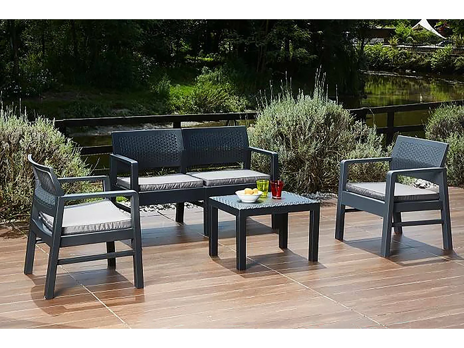 Dauter buitenloungeset, Tuinset met 2 fauteuils, 1 bank en 1 salontafel, Rotan effect lounge met kussens, 100% Made in Italy, Antraciet