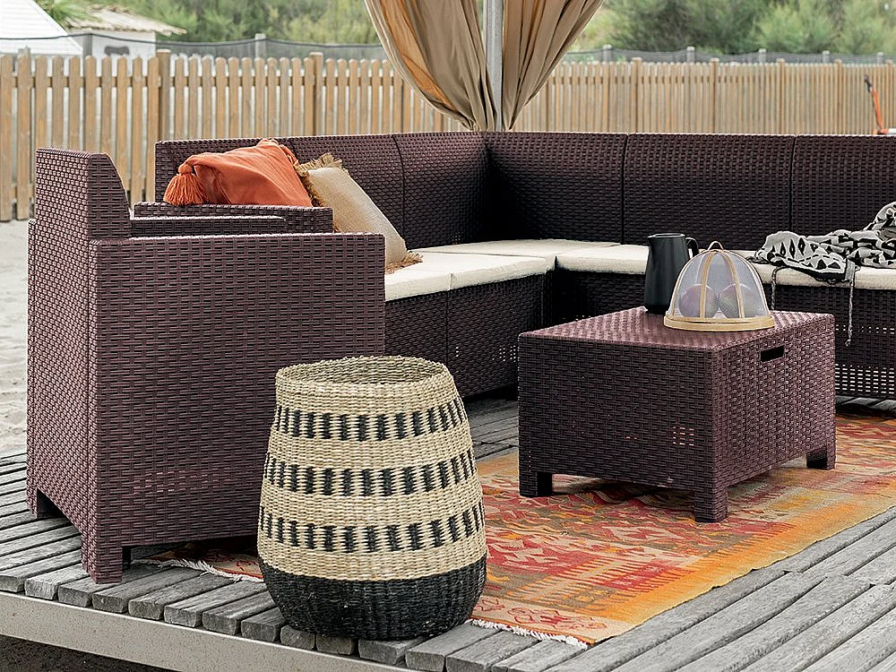 Conjunto lounge para exterior Eris, Conjunto de jardim com almofadas, Conjunto lounge para interior e exterior com efeito Rattan, 100% Fabricado em Itália, Castanho