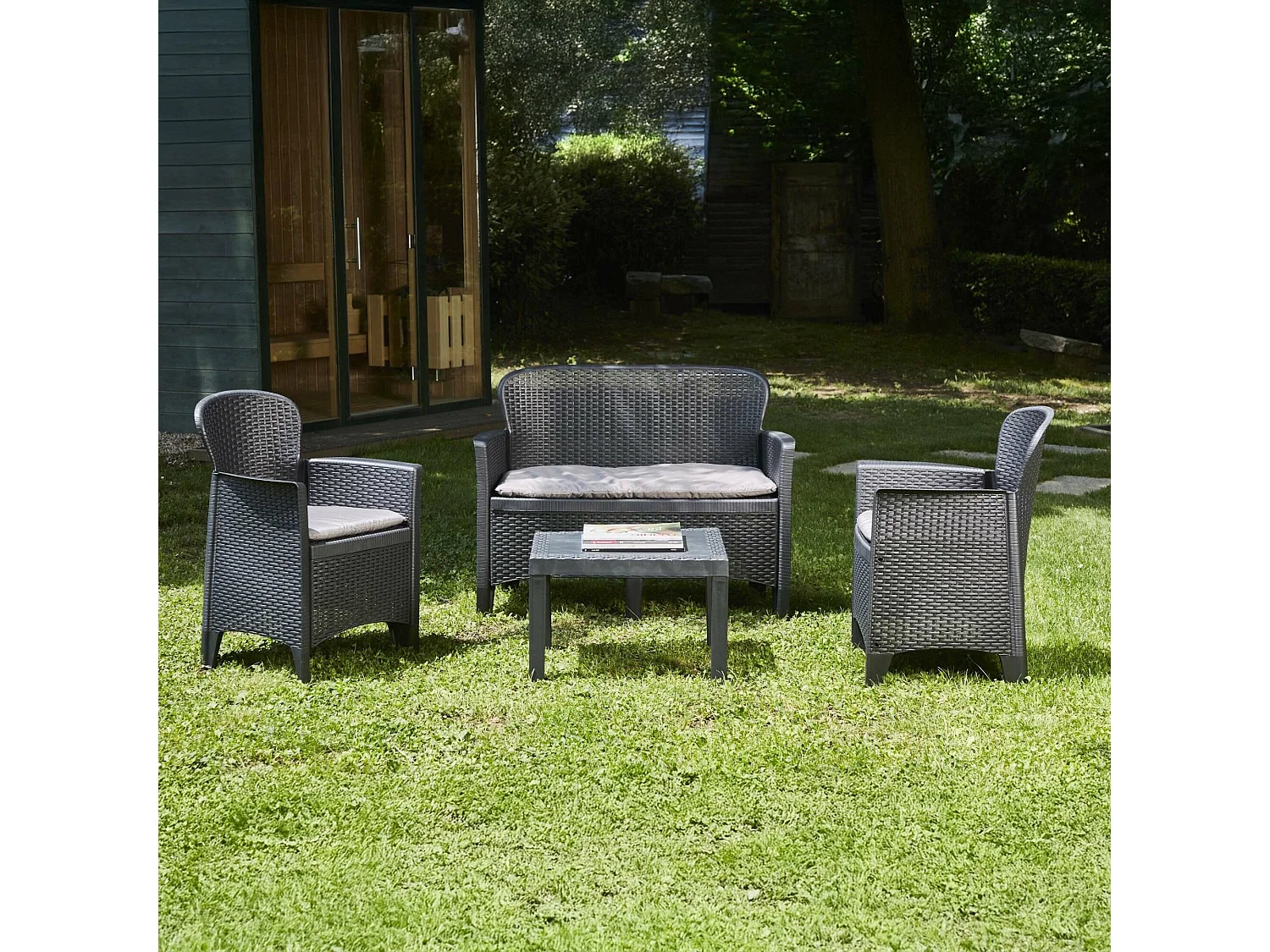 Set salon d'extérieur Debois, composé de 2 fauteuils, 1 canapé et 1 table basse, 100% Made in Italy, Anthracite