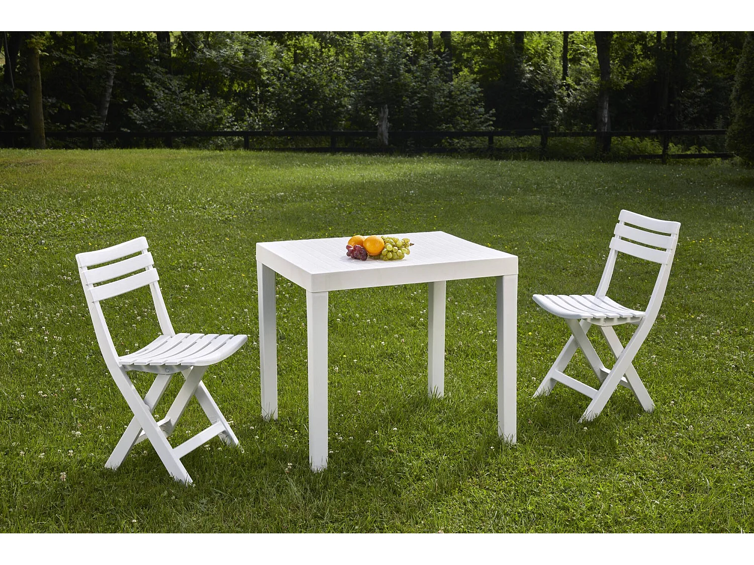 Outdoor-Lounge-Set Dlibutt, Gartenset mit 1 rechteckigen Tisch und 2 Klappstühlen, Pic Nic Indoor- und Outdoor-Set, 100 % Made in Italy, WeiÃŸ