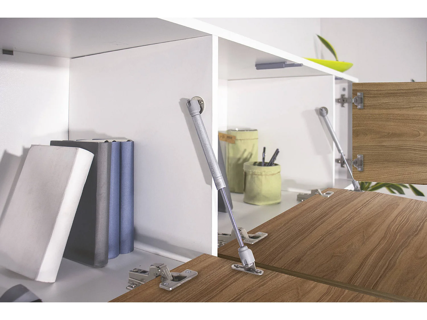 Dnapp dressoir, 7-deurs keukendressoir, Woonkamerbuffet, 100% Made in Italy, 200x41h86 cm, Glanzend wit en walnoot