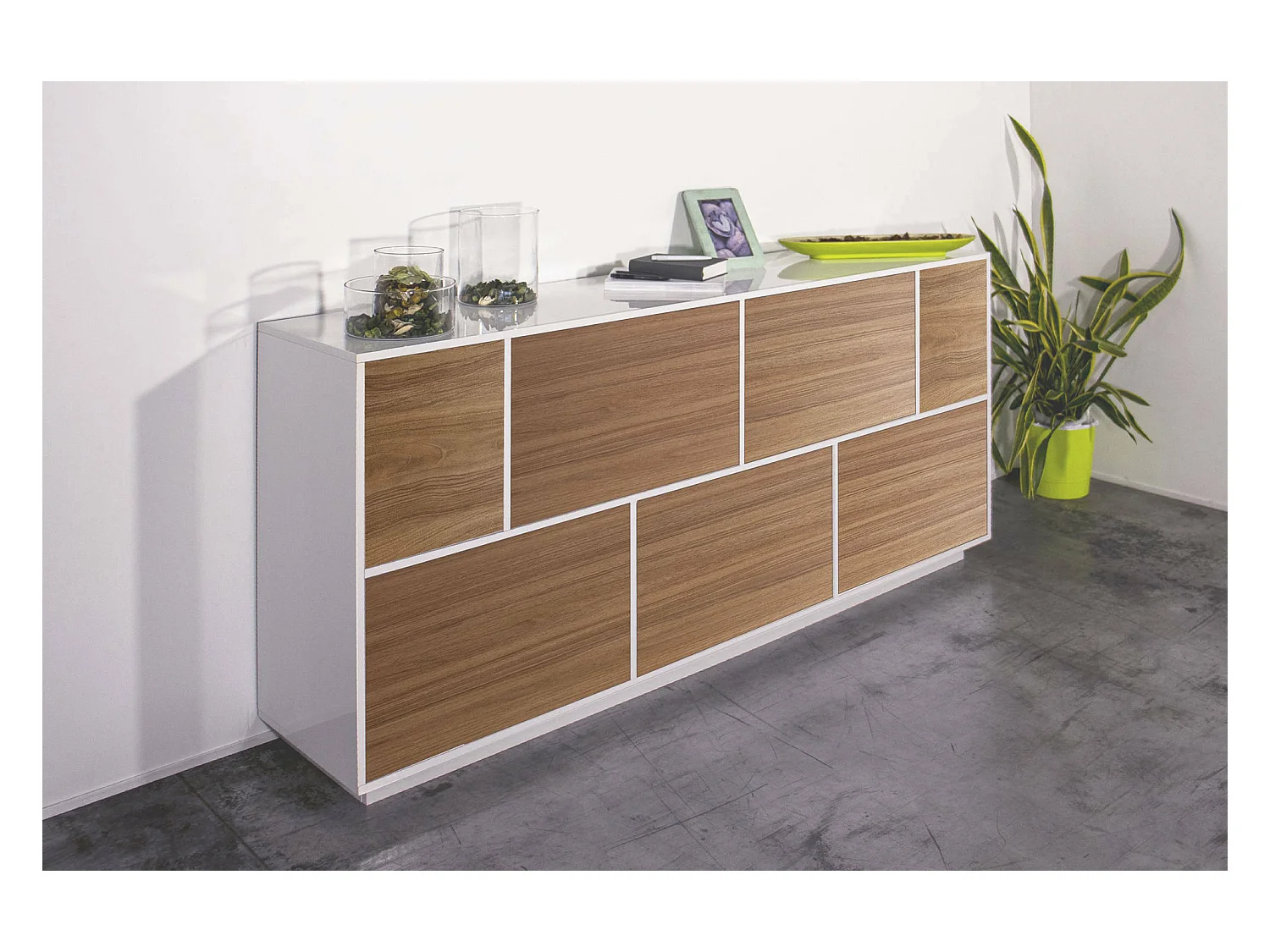 Buffet Virginio, Buffet de cuisine 7 portes, Buffet de salon, 100% Made in Italy, 200x41h86 cm, Blanc brillant et noyer