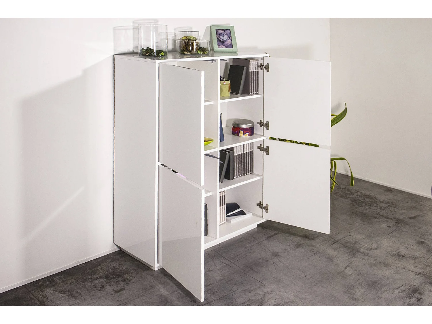 Aparador Zaccaria, Aparador de cocina con 4 puertas, Buffet de salón, 100% Made in Italy, cm 100x41h126, Blanco brillo