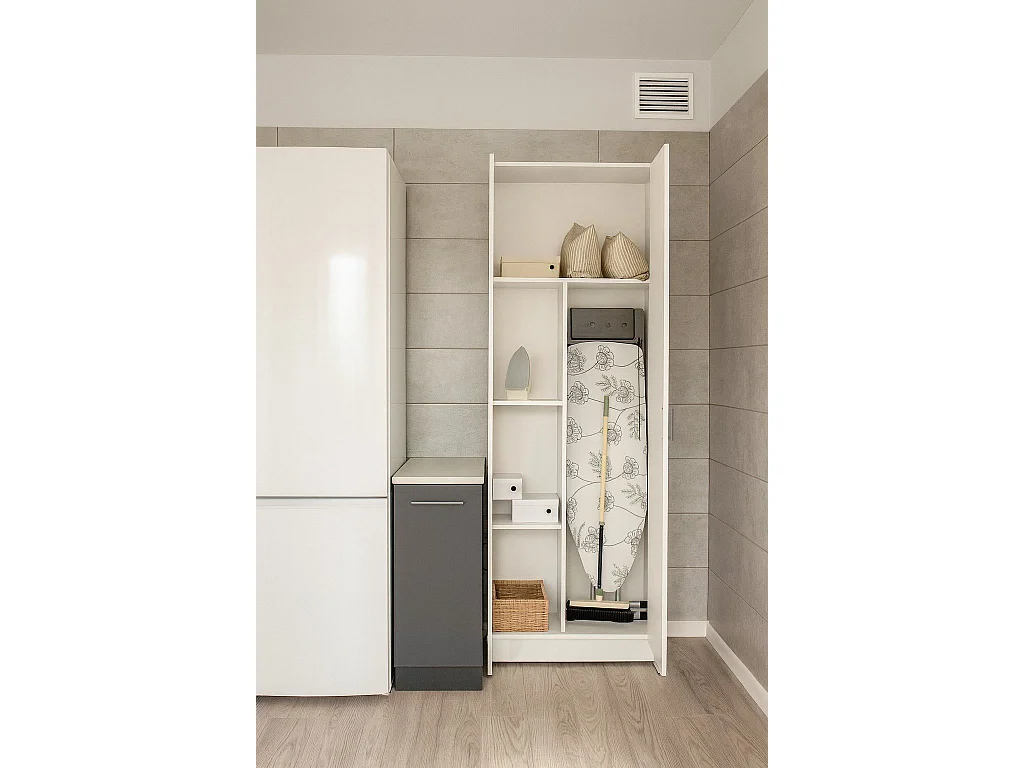 Forcola multifunctionele kledingkast, multifunctionele bezemkast, 2-deurskast, 78x35h190 cm, Wit