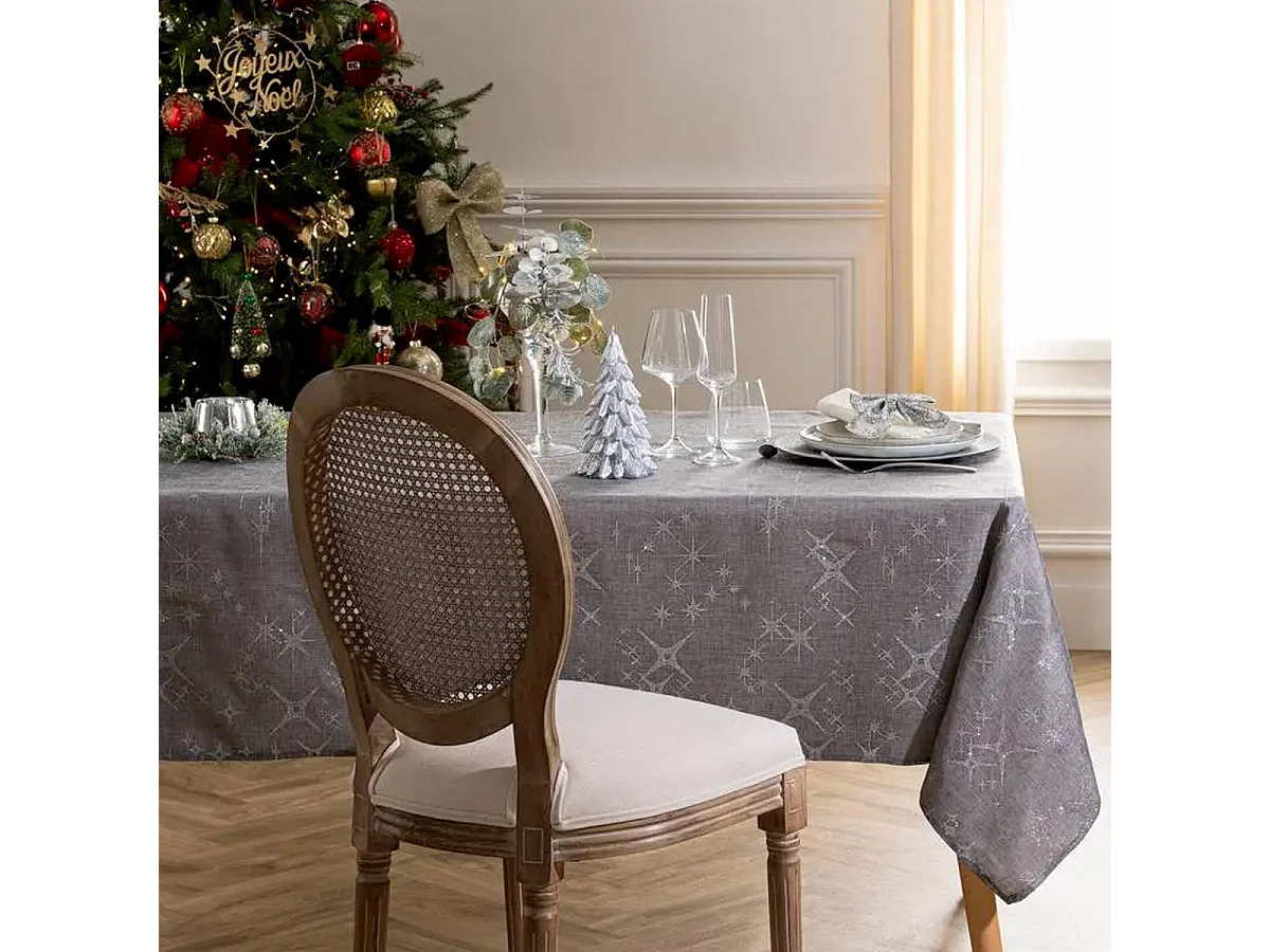 Weihnachtliche Tischdecke mit sternförmigem Leineneffekt