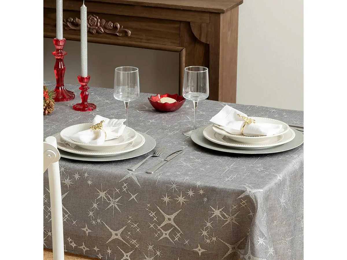 Weihnachtliche Tischdecke mit sternförmigem Leineneffekt