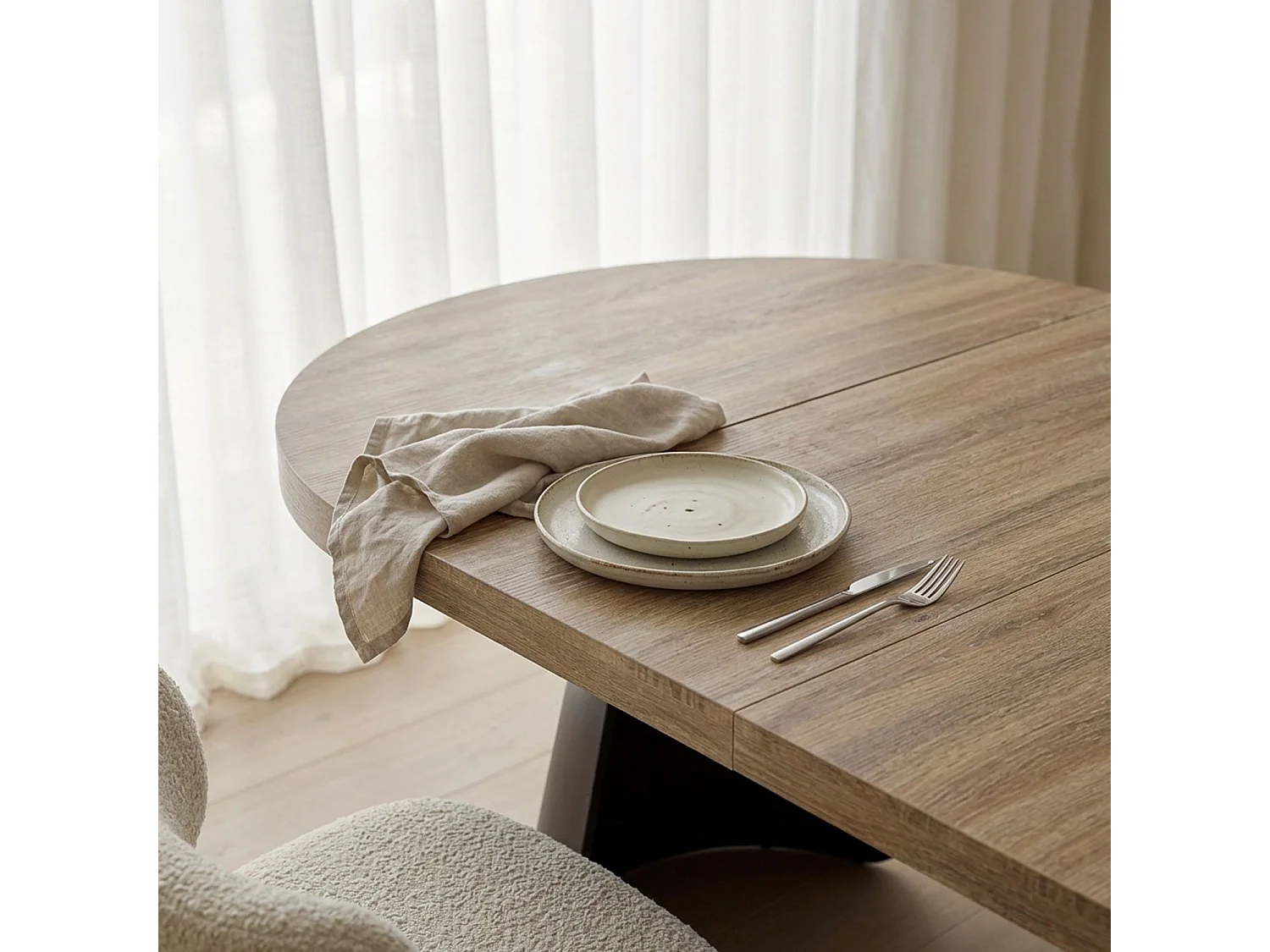 Table ronde extensible Henriette Chêne Clair pieds Noir