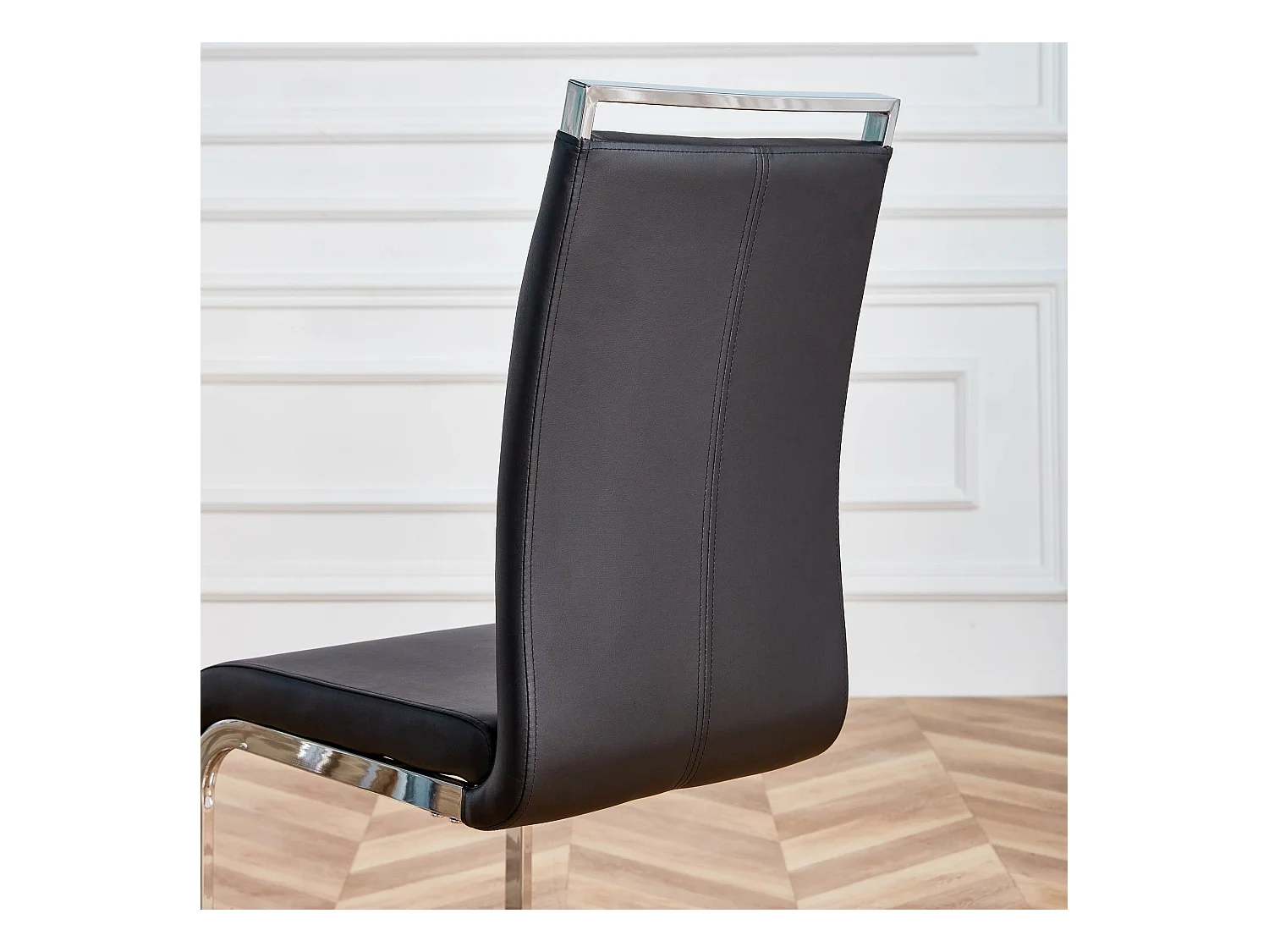 Lot de 4 Chaises cantilever en similicuir - structure en métal chromé - Noir