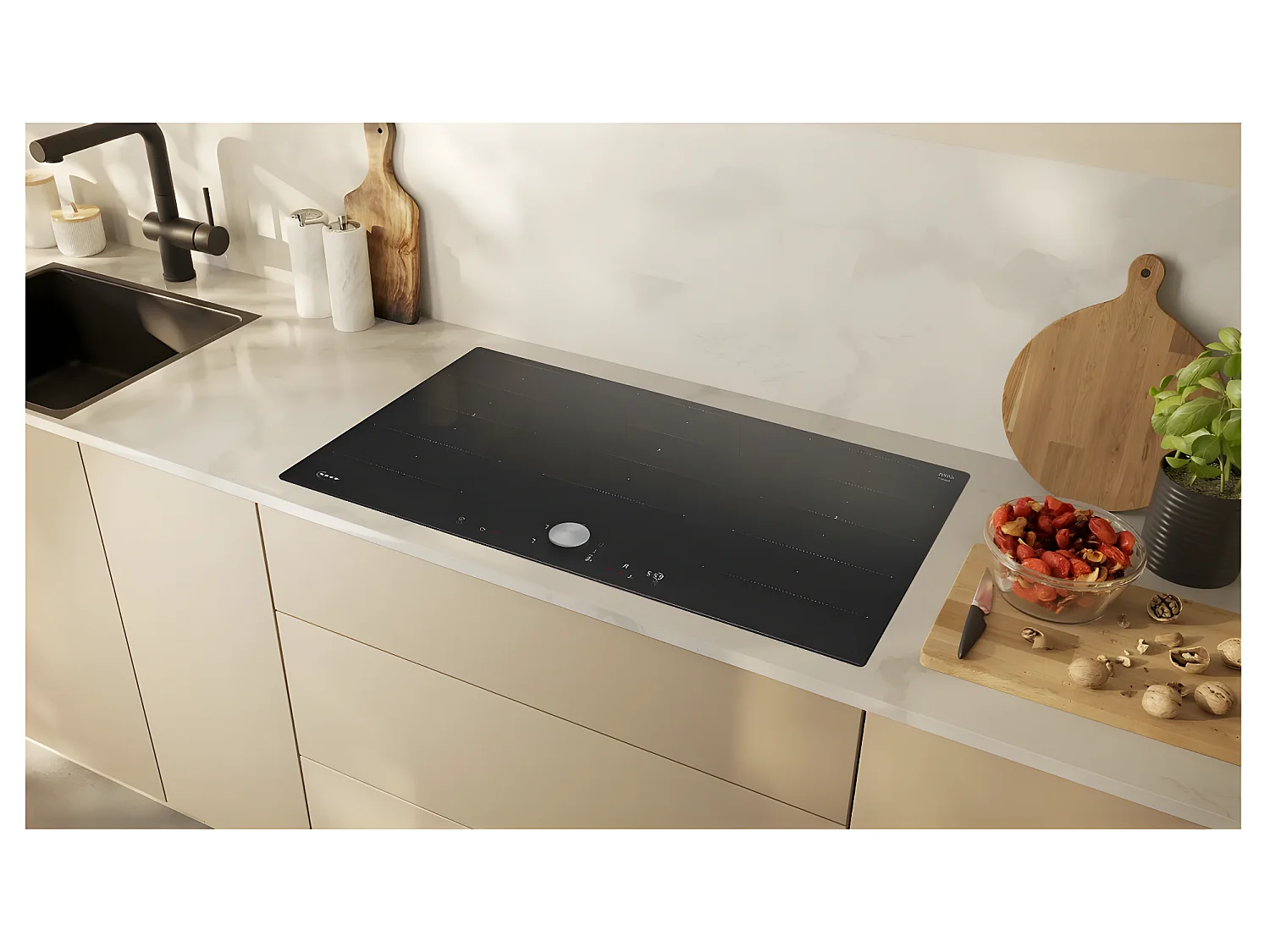 Neff Table de cuisson induction 90cm 5 feux 1100w noir - T69PTX4L0