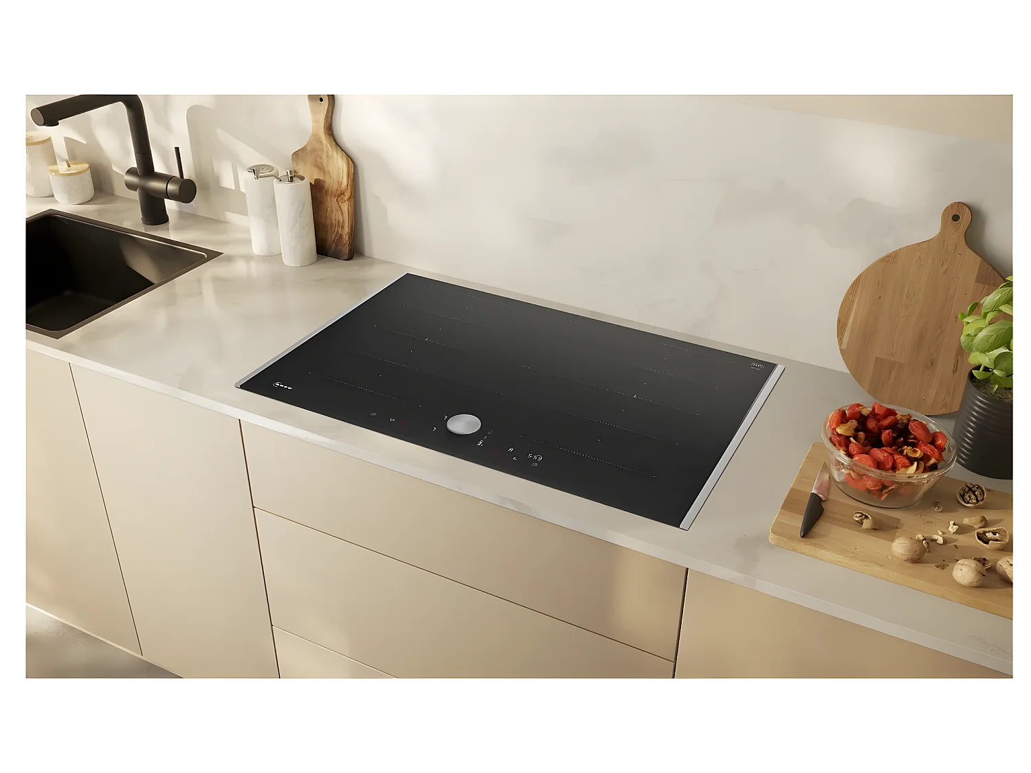 Neff Table de cuisson induction 83cm 4 feux 7400w noir - T68TTY4L0