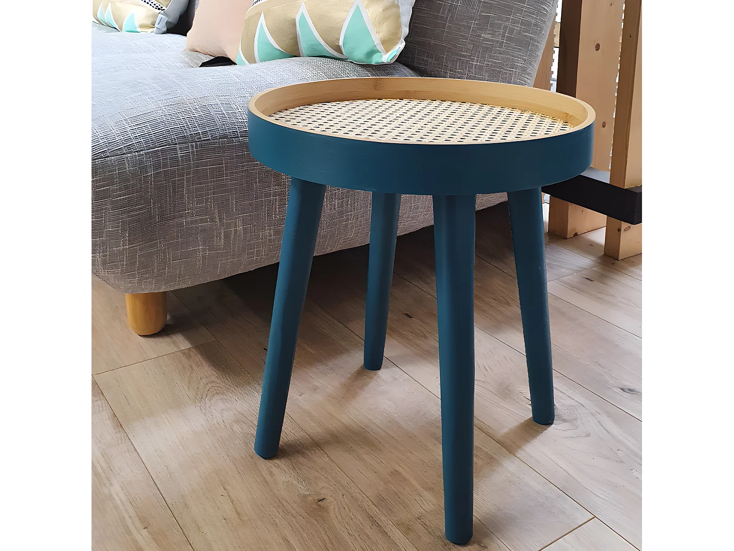 Table d'appoint ronde D. 40 cm en bois bleu avec cannage - PABLO 0900