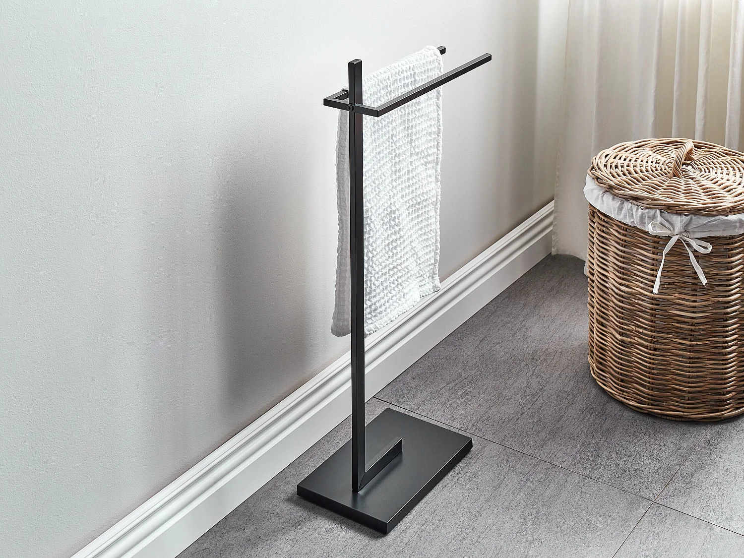 Towel Stand SELVA Metal Black