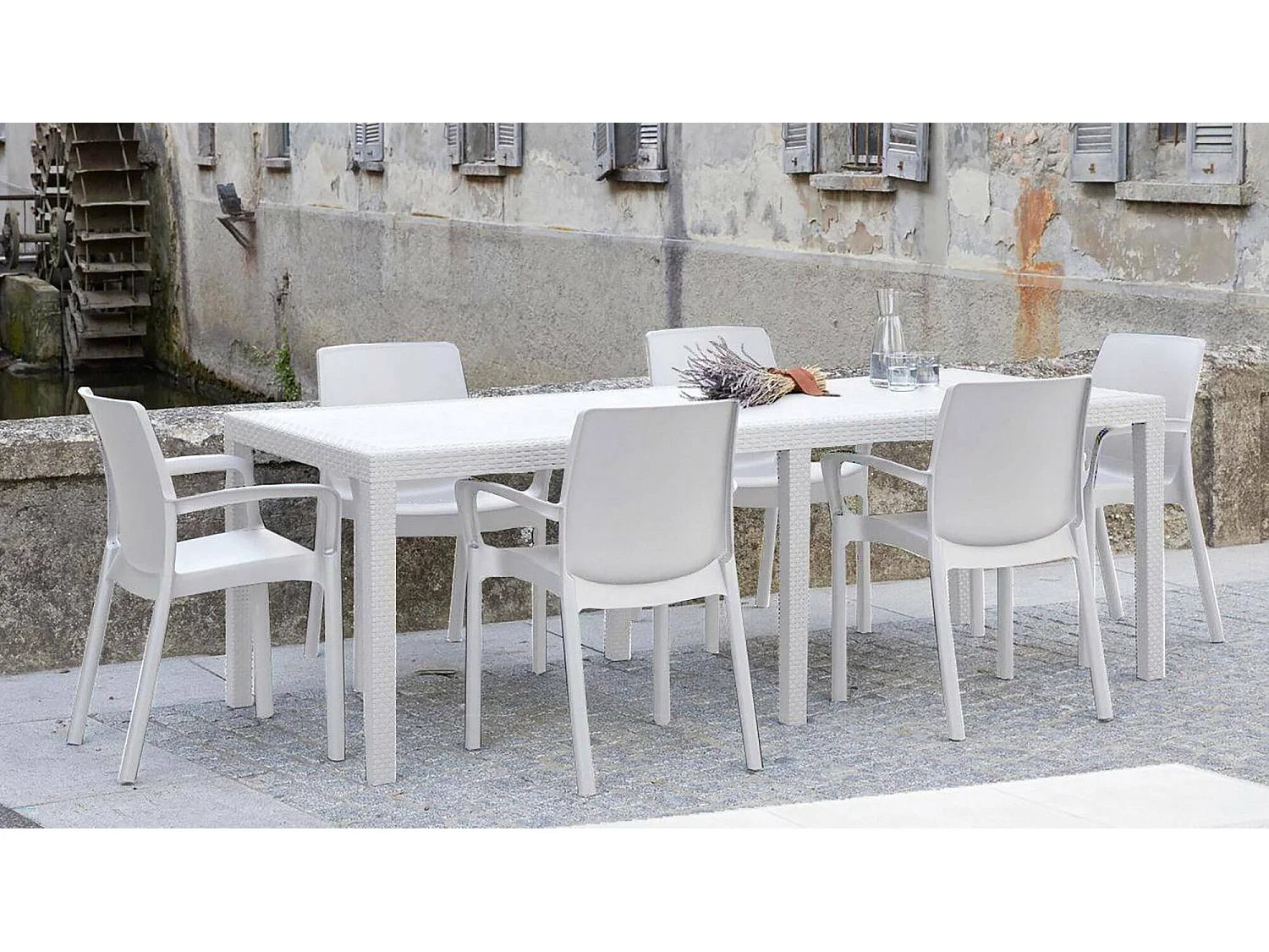 Table d'extérieur Dmains, Etagère à manger rectangulaire extensible, Table de jardin extensible effet rotin, 100% Made in Italy, 150/220x90h72 cm, Blanc