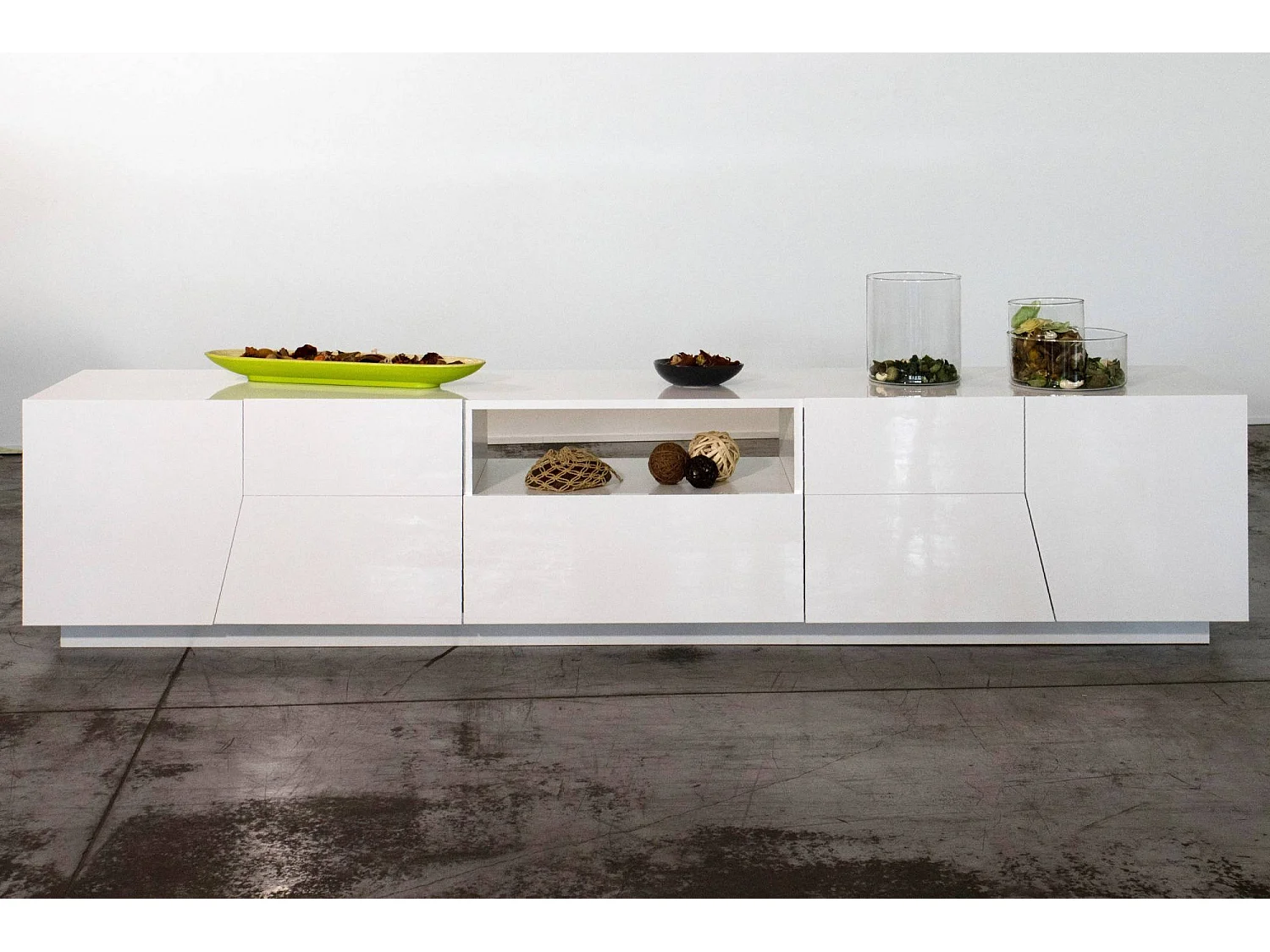 Dmora - Mobile porta TV Animai, cm 220x43h46, Bianco lucido