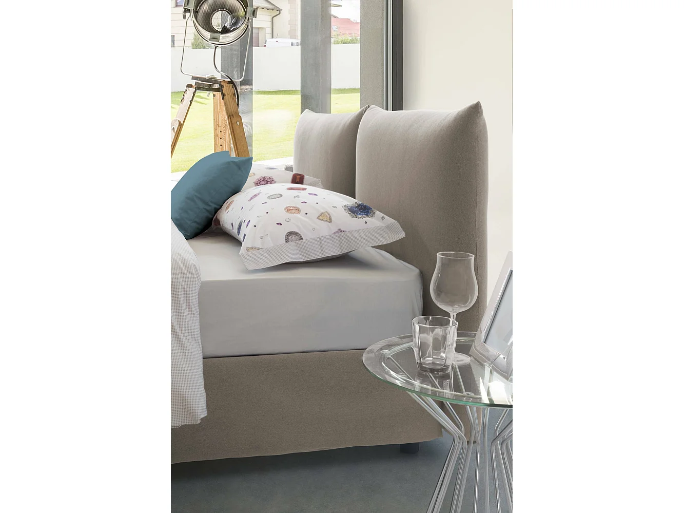 Cama matrimonial Cristel, Cama contenedor con revestimiento de tela, 100% Made in Italy, Apertura frontal, con colchón 160x190 cm incluido, Tórtola