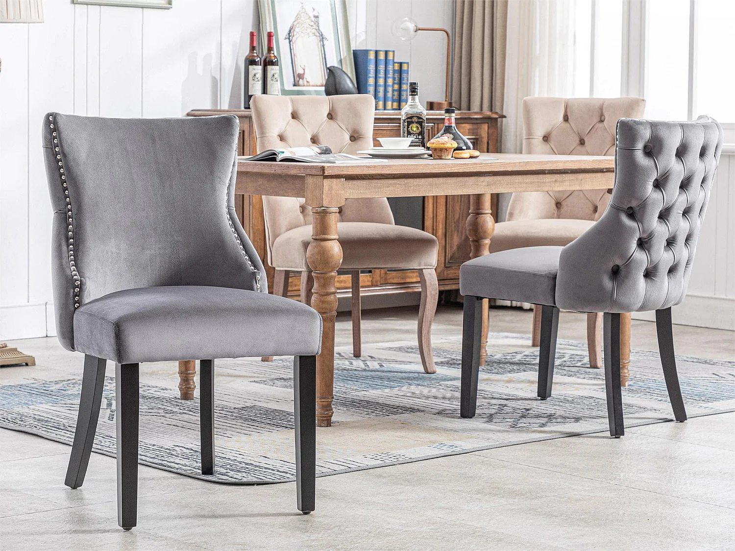 Set mit 4 Gondelstühlen aus Samt – Beine aus Massivholz – Grau