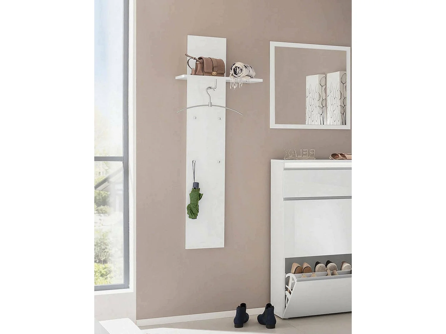 Mobilier d'entrée Dlentin, Entrée multifonction moderne, Casier polyvalent pour hall d'entrée, 100% Made in Italy, 50x27h140 cm, Blanc brillant