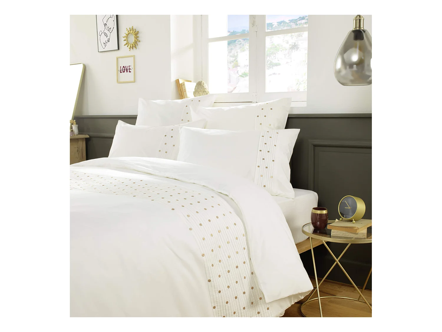 Housse de couette brodée plis religieuses blanc 260x240 cm