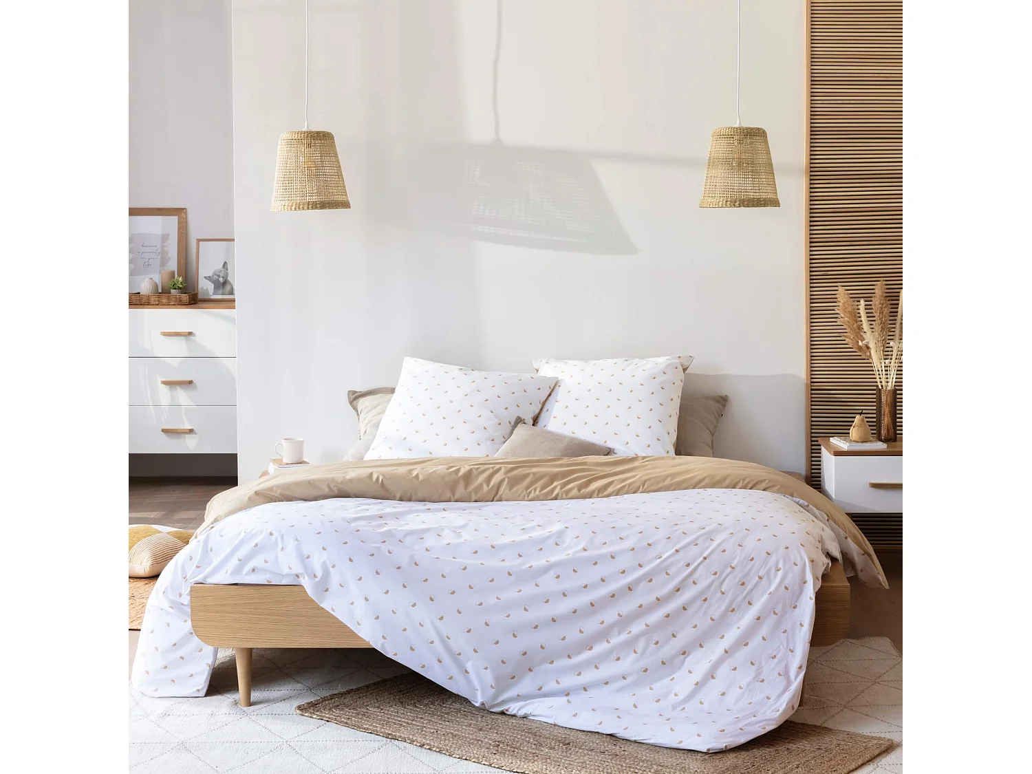 Lit SMOOTHCLOUD 140x190 cm en bois naturel