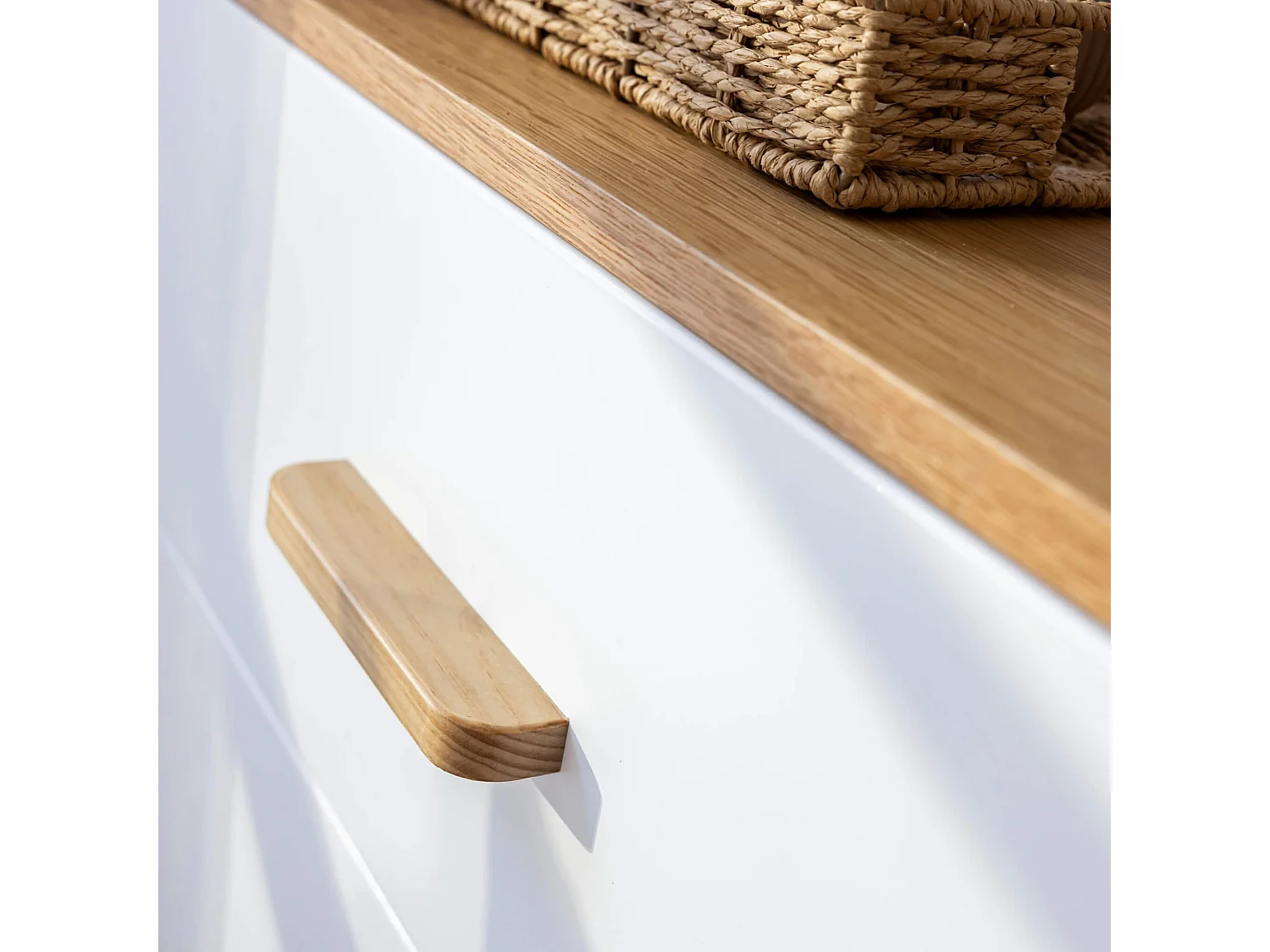 Commode SMOOTHCLOUD en bois naturel et blanc