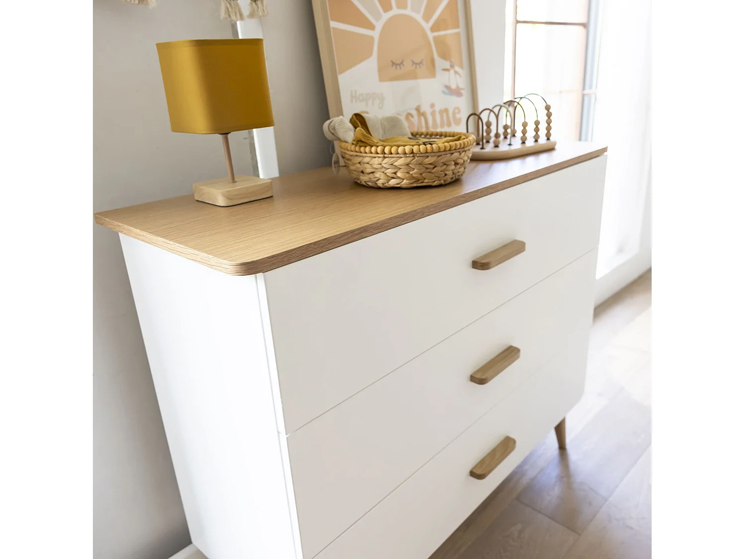 Commode SMOOTHCLOUD en bois naturel et blanc