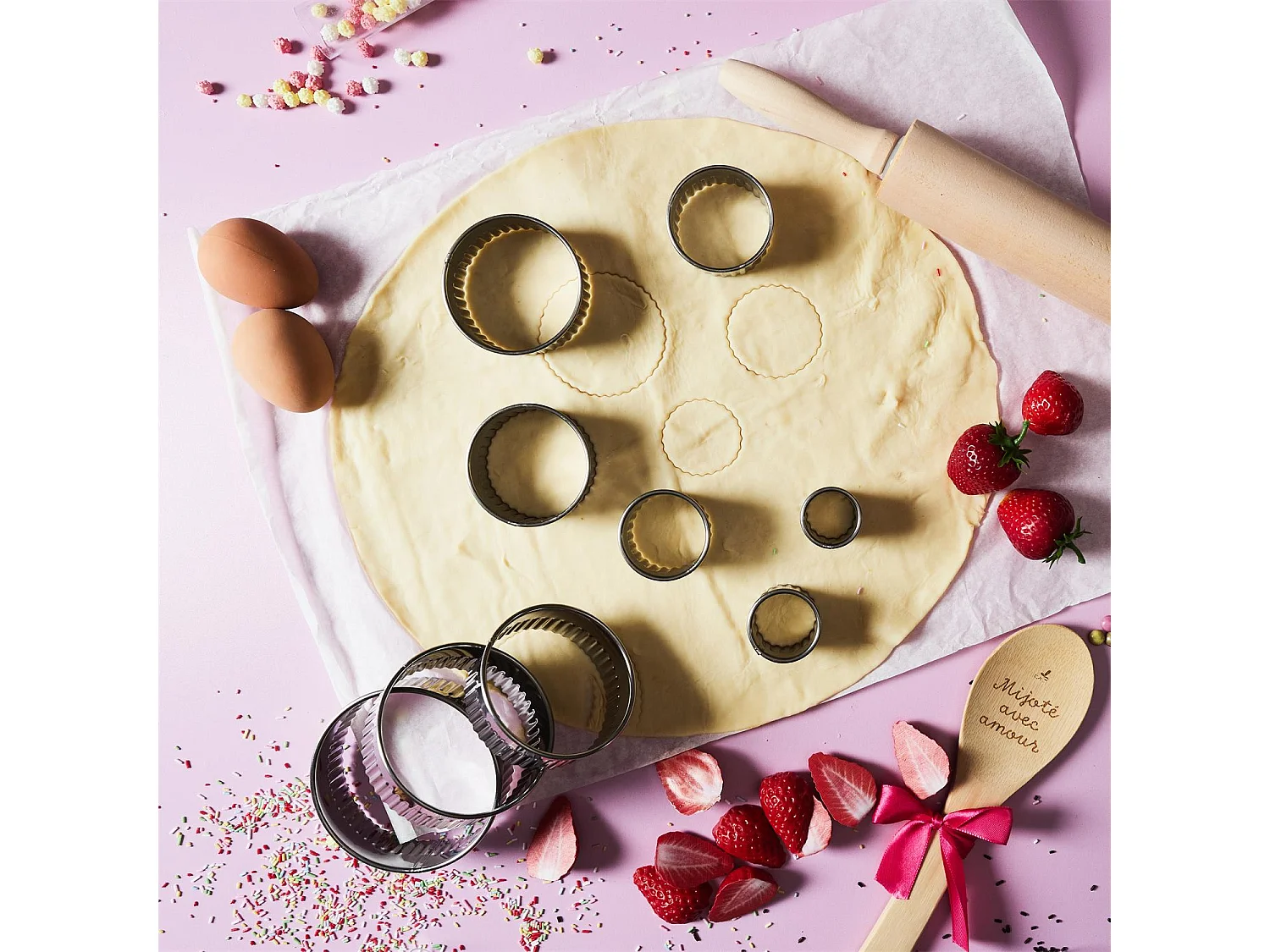 Lot de 9 Emporte-Pièces "Mamie Lily" 9cm Argent