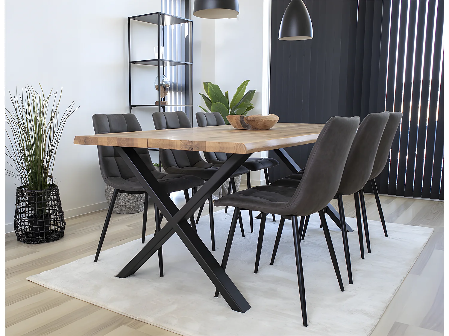 Tony eethoek , 1 eetkamertafel en 6 eetkamerstoelen, donker grijs en eik.