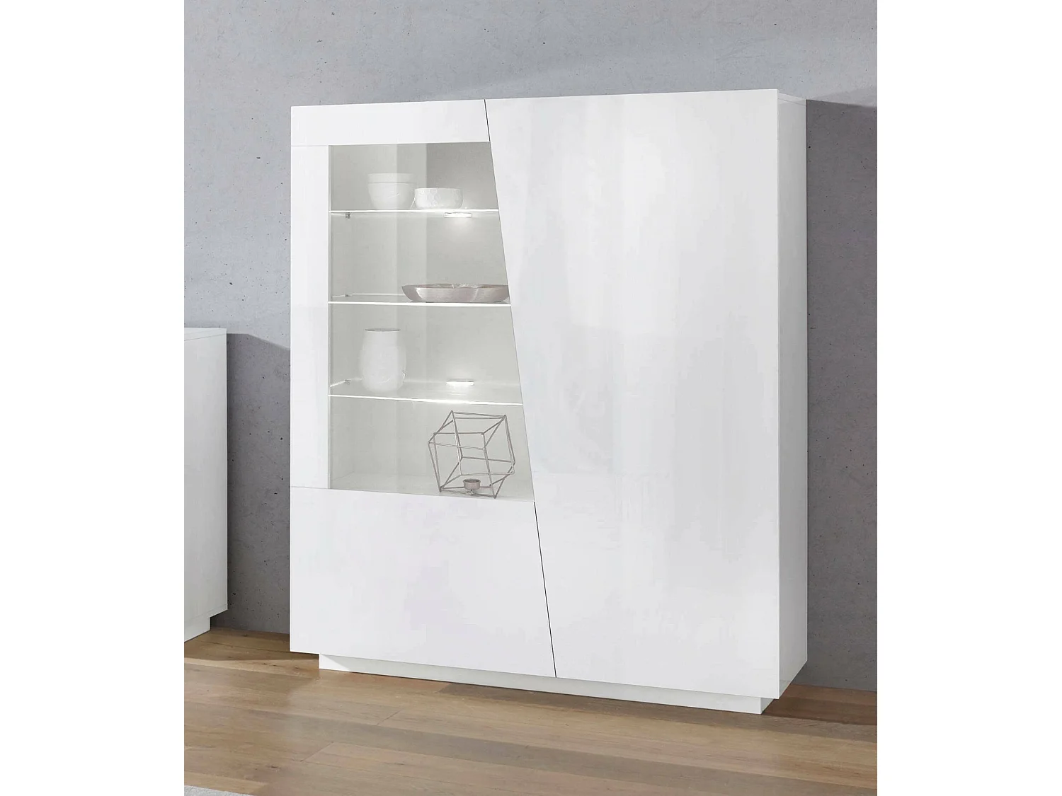 Dkruni vitrine, Dressoir met glazen deur, Multifunctioneel woonkamermeubel met LED-licht, 100% Made in Italy, 120x43h146 cm, Glanzend wit
