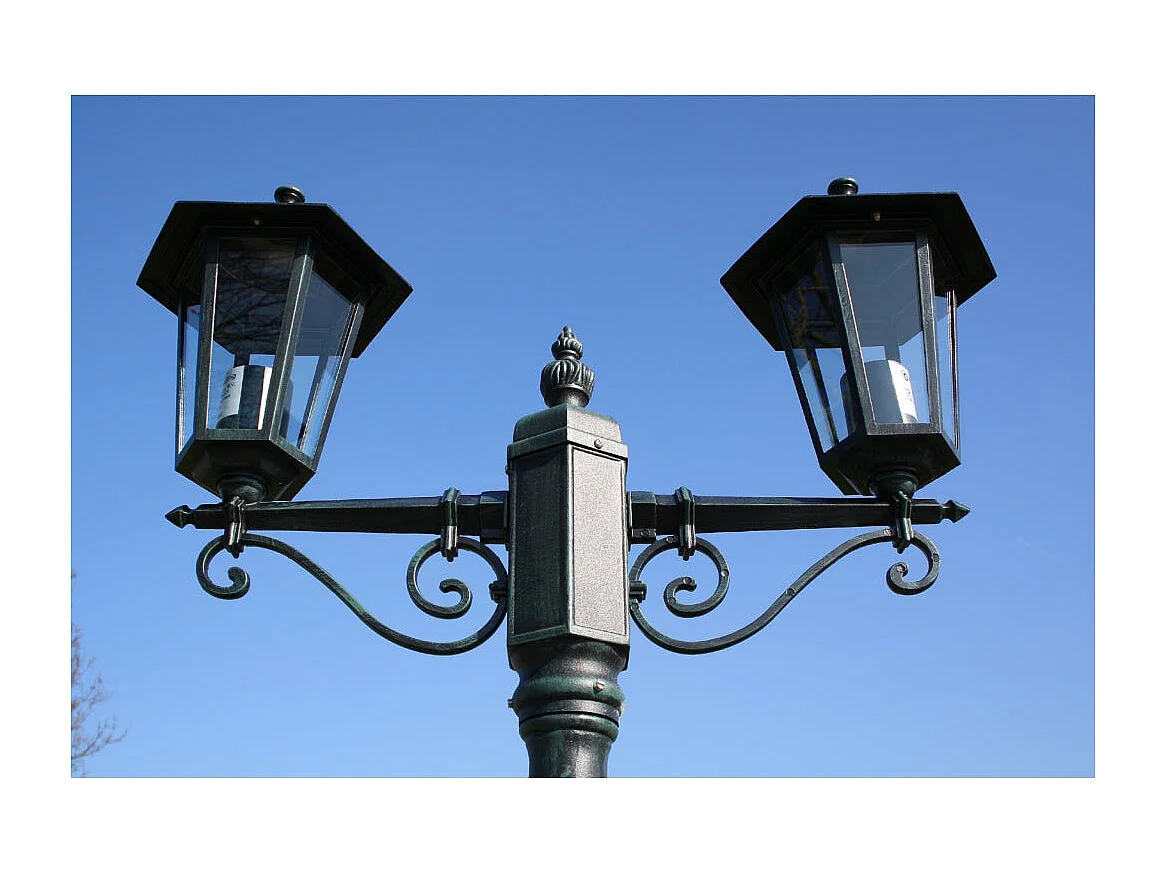 Lampadaire extérieur double vert 215 x 215 x 215 cm 2402082