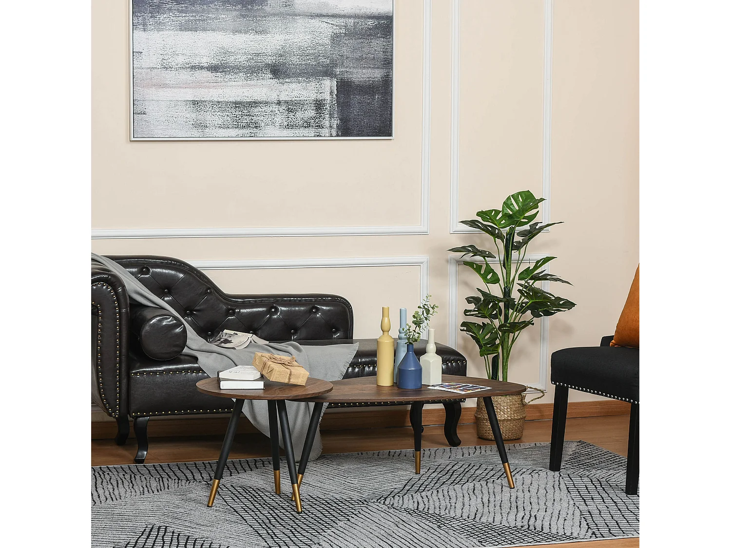 Lot de 2 tables basses gigognes style art déco pieds effilés inclinés métal noir extrémités doré plateaux MDF aspect teck foncé