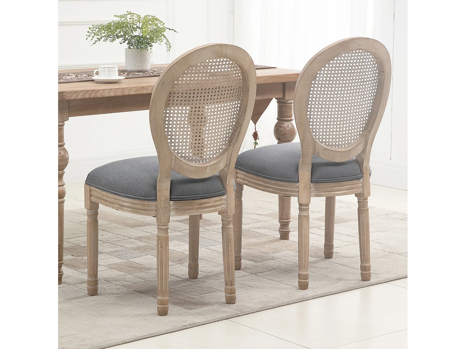 Lot de 2 chaises de salle à manger - chaise de salon médaillon style Louis XVI - bois massif sculpté, patiné - dossier cannage - aspect lin gris