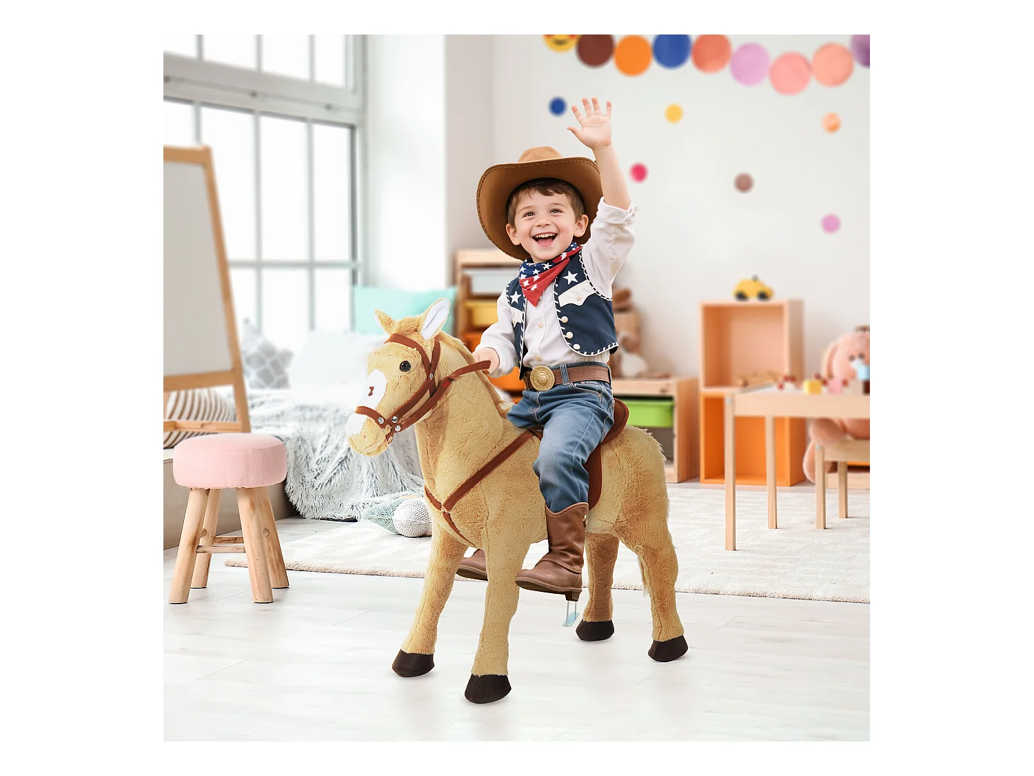 Cheval debout en peluche effets sonores hennissement et galop selle étrier rênes beige