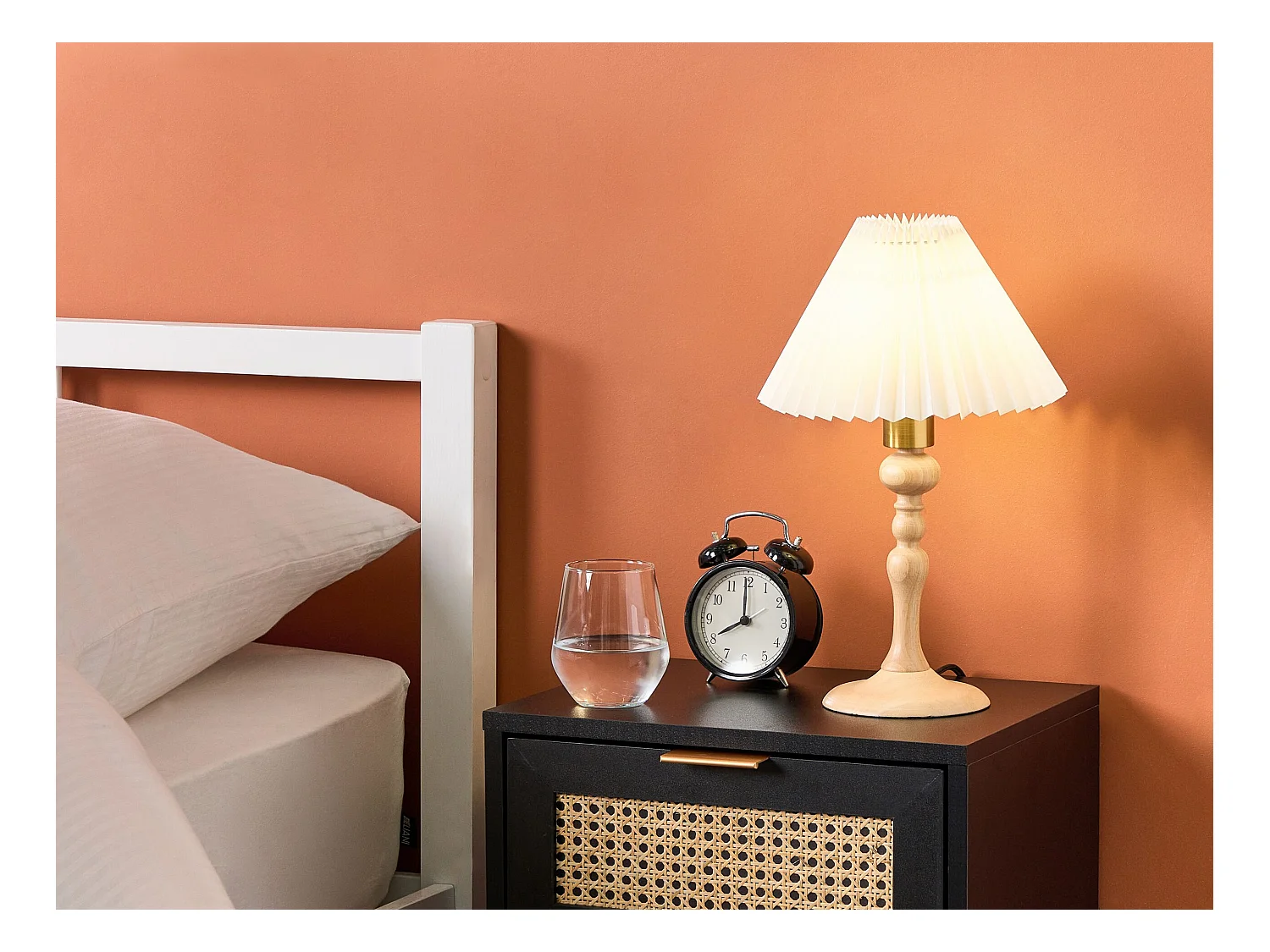 Tischlampe Holz hellbraun mit Stoffschirm weiß Kegelform 39 cm Retro-Stil Cooks