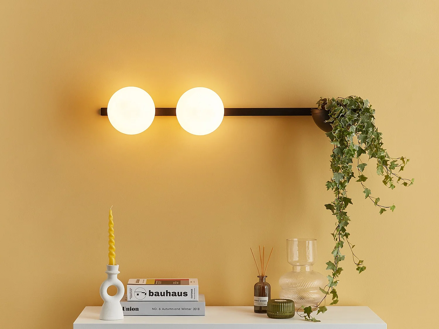 Lampe murale ISABELLA Avec pot de fleurs Métal Noir