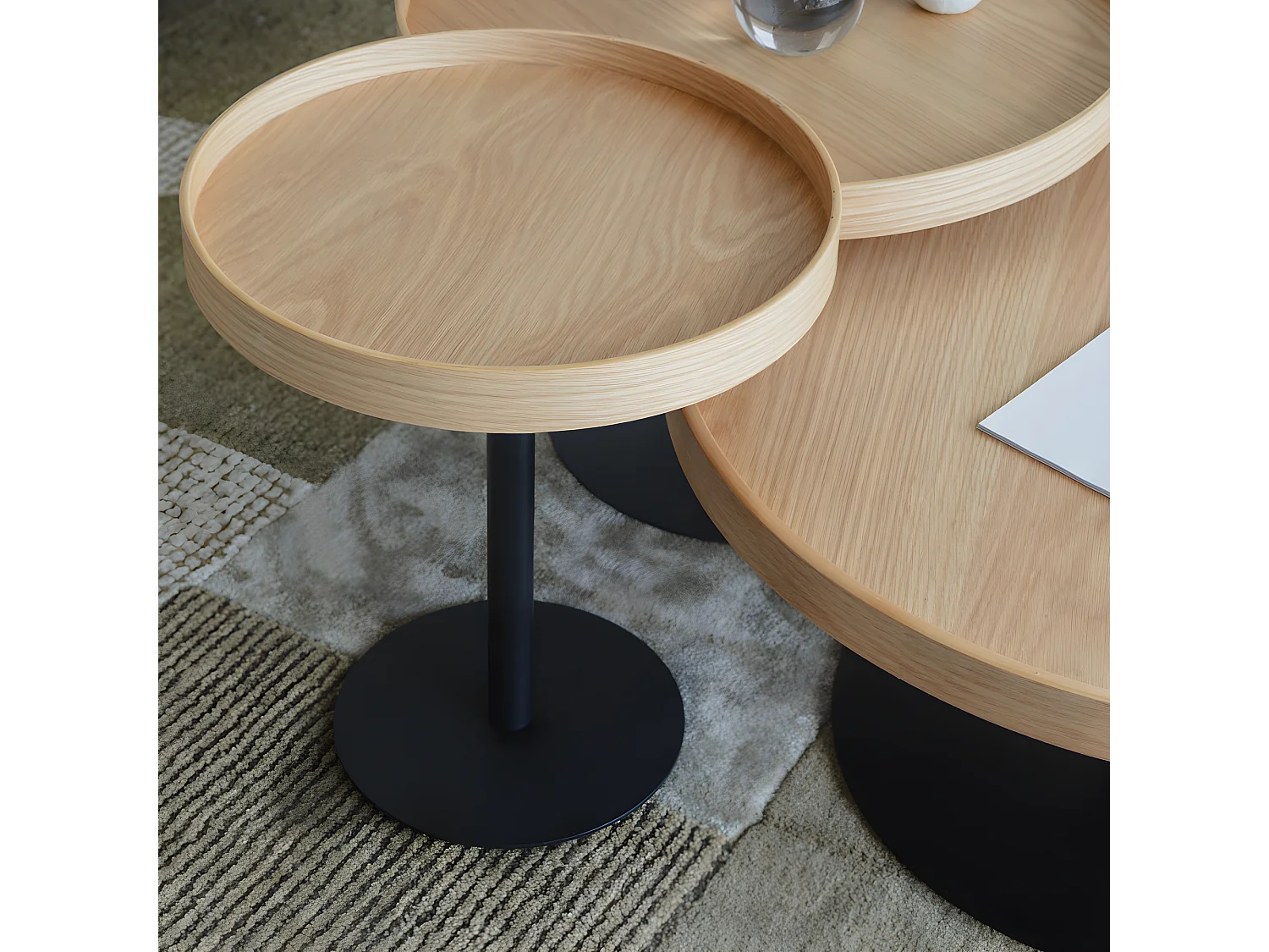 Yuri - Table d'appoint ronde en bois et métal ø56cm - Bois clair