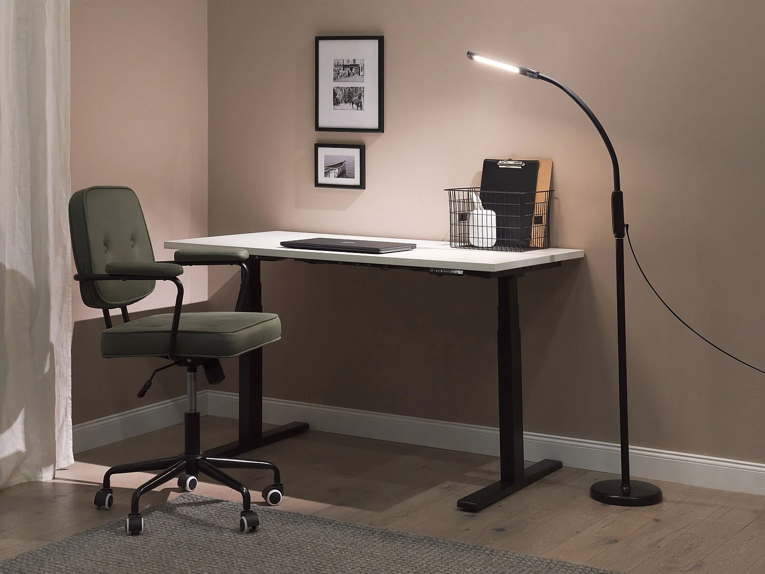 Steh-/Tischlampe LED schwarz 174 cm dimmbar verstellbar klemmbar modern Apus