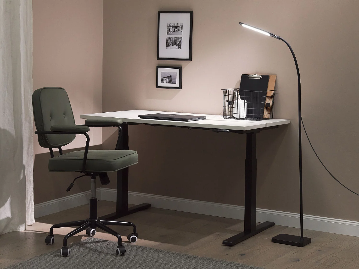 Lámpara LED de pie NORMA con regulador de intensidad Metal Negro