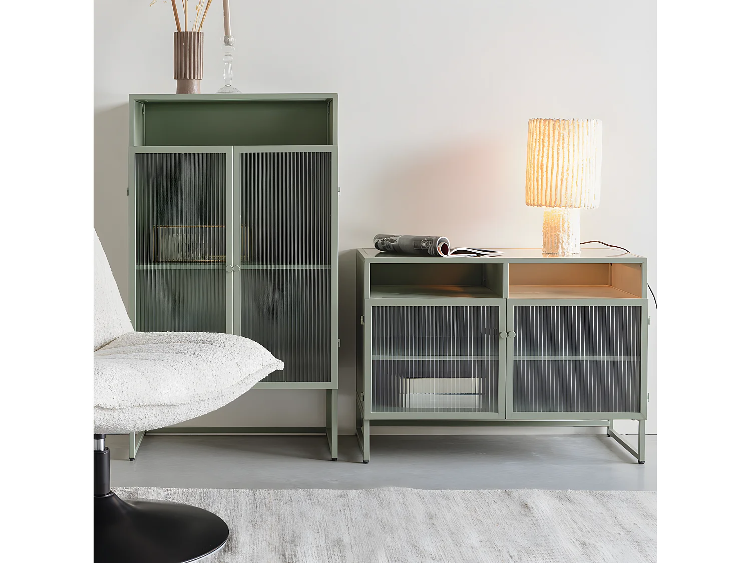 Herbe - Buffet aux portes vitrées en métal L60cm : Couleur - Vert amande