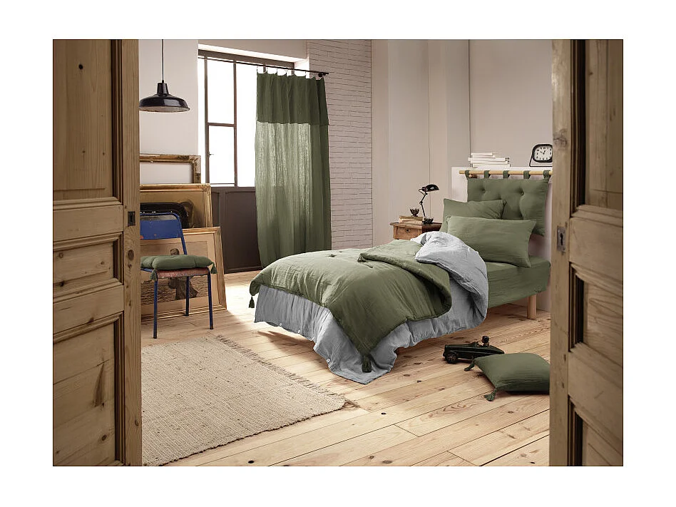 Édredon 90 x 200 cm en gaze de coton vert avec 4 pompons - PEPA