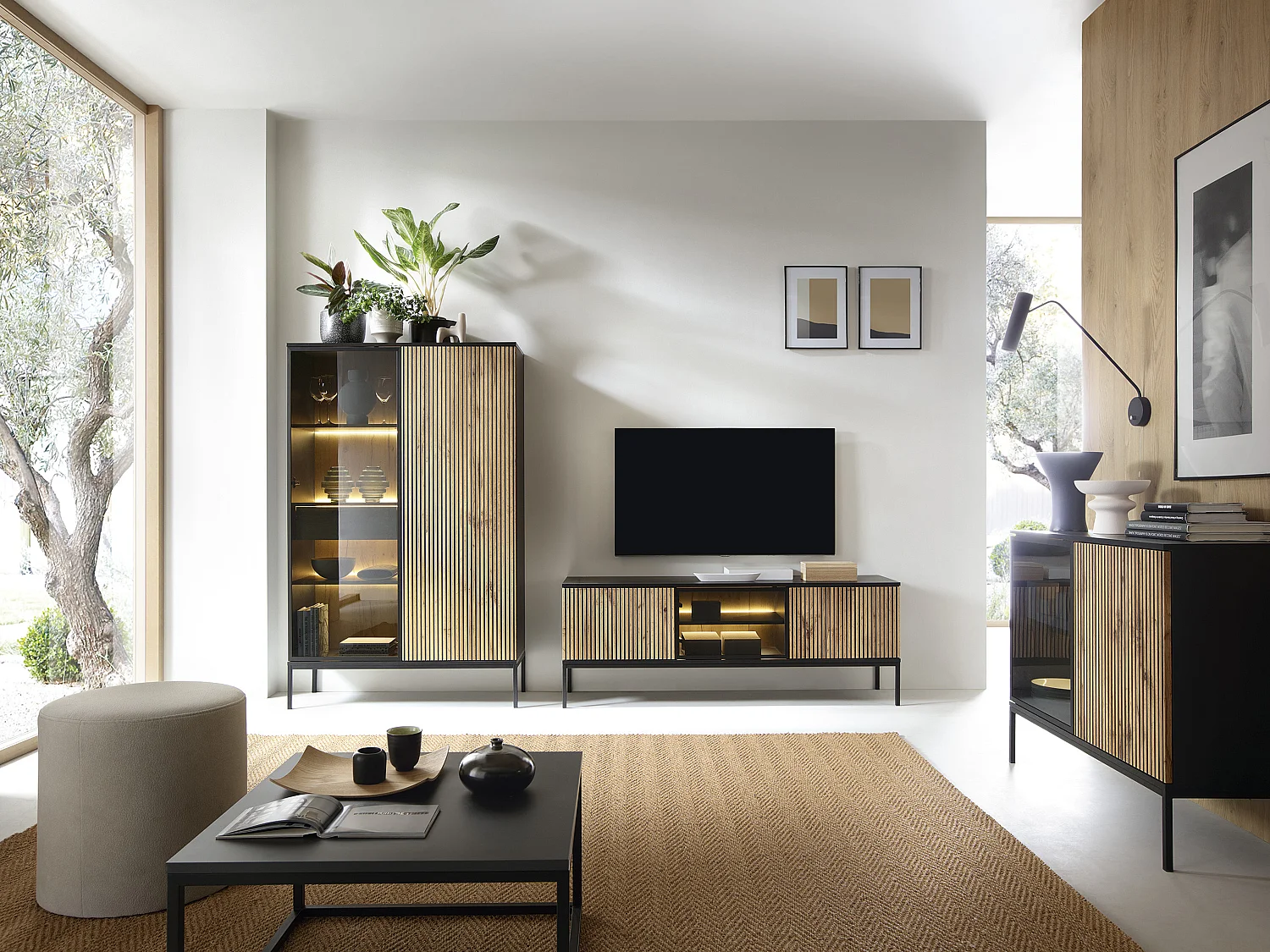 Mobile TV 3 ante con LED in MDF e Vetro fumé Nero e Naturale - OVILA