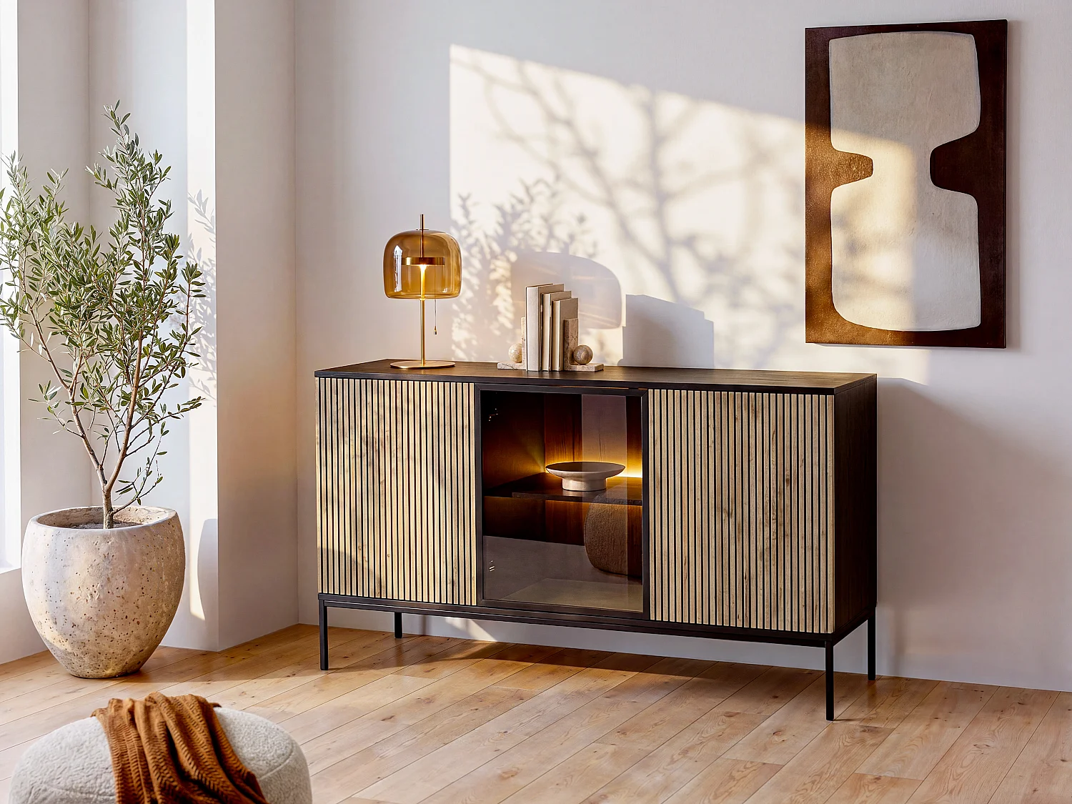 Sideboard - 3 Türen - mit LED-Beleuchtung - MDF & Rauchglas - Schwarz & Holzfarben - OVILA