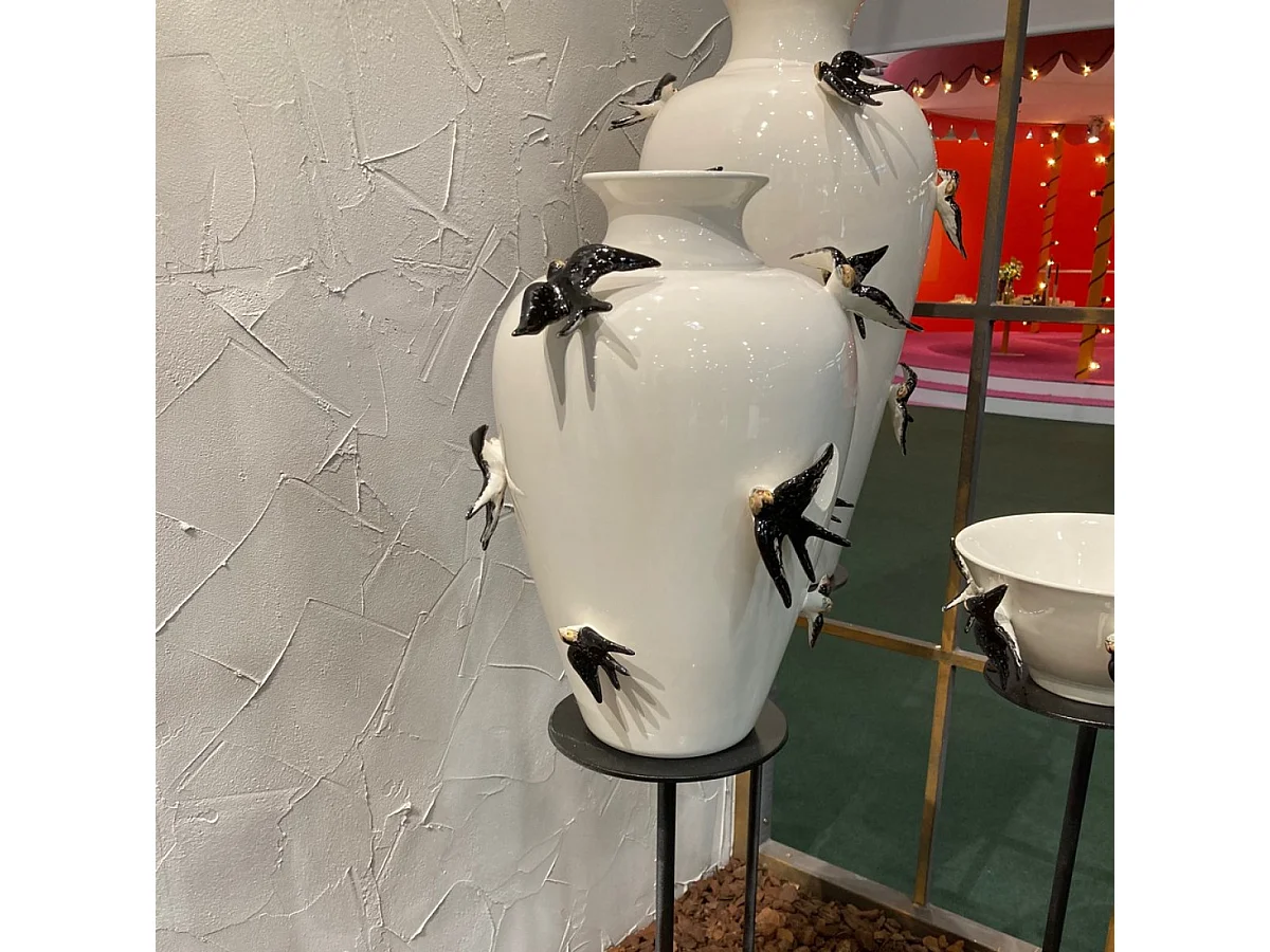 PRIMAVERA - Vase décoratif en céramique blanche avec motif d'hirondelles