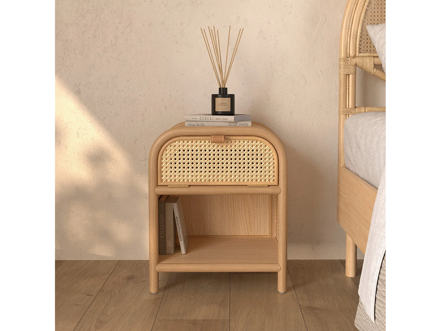 Table de chevet en bois massif, 1 porte et 1 niche - Alata