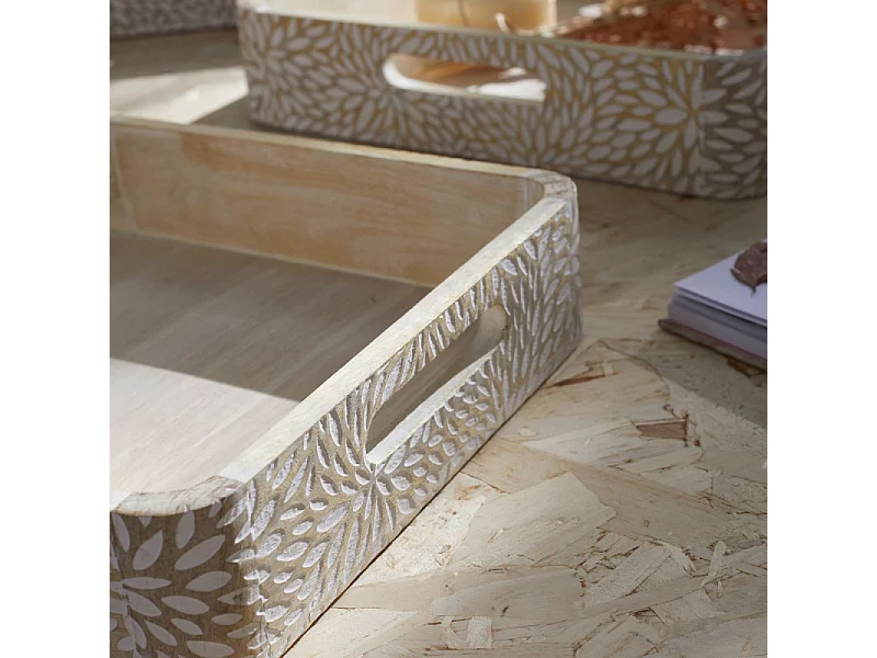 Set van 3 mangohouten dienbladen. Afmetingen: 38x38x6 + 30x30x6 + 25x25x6cm