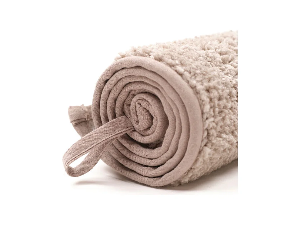 Tapis lisse style touffeté, moelleux dans des couleurs unies. Linge 70x130cm