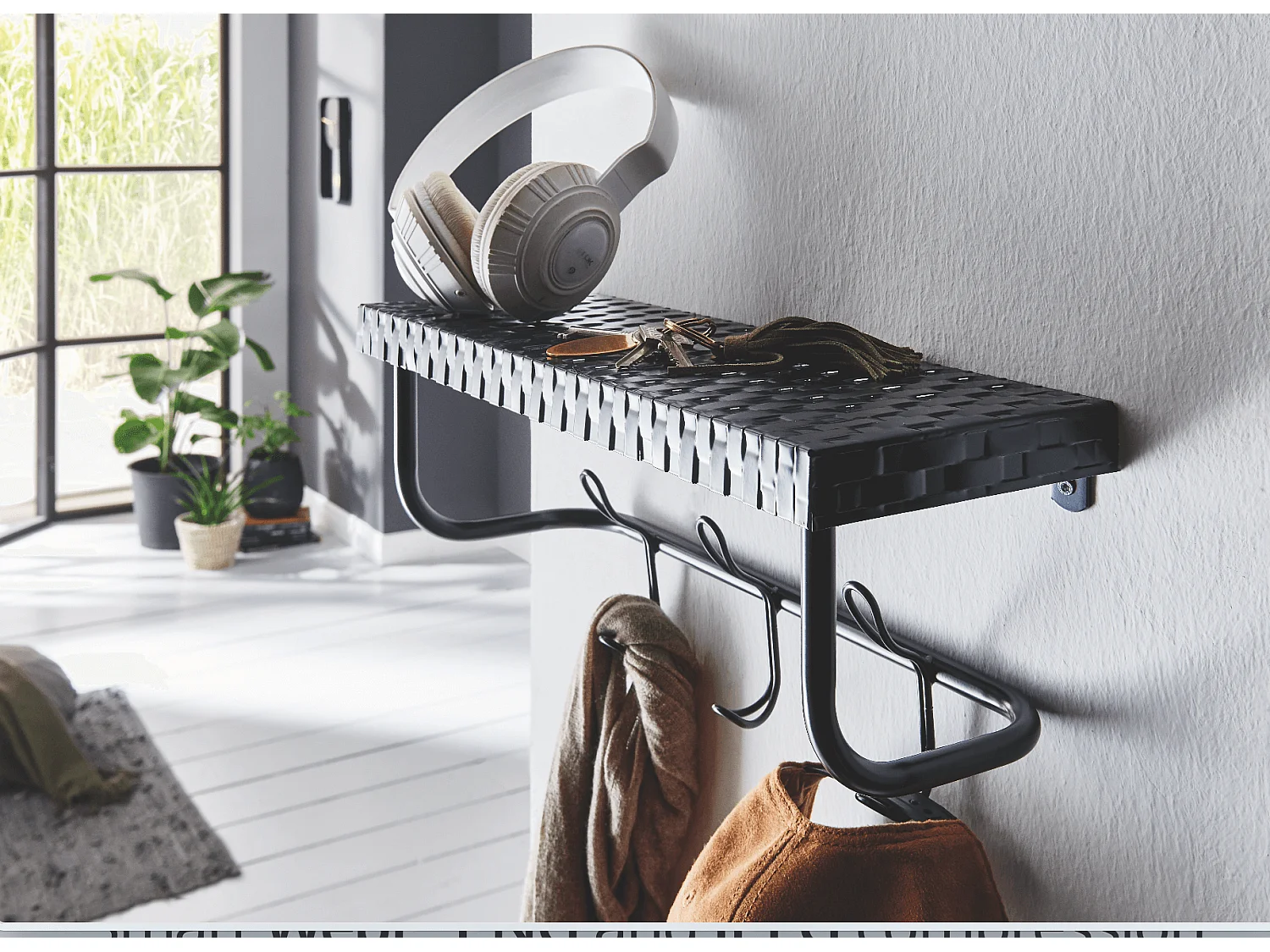 Perchero de pared de diseño tradicional romano negro