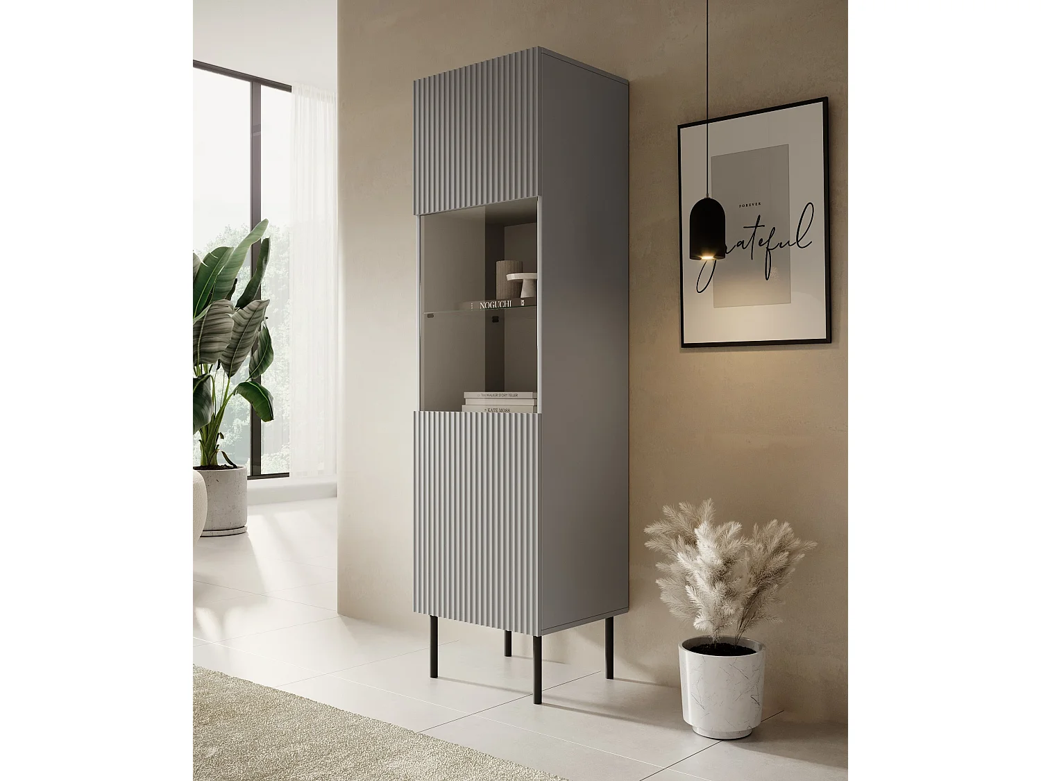 Vetrina grigio chiaro con piedi in metallo nero Gatsby