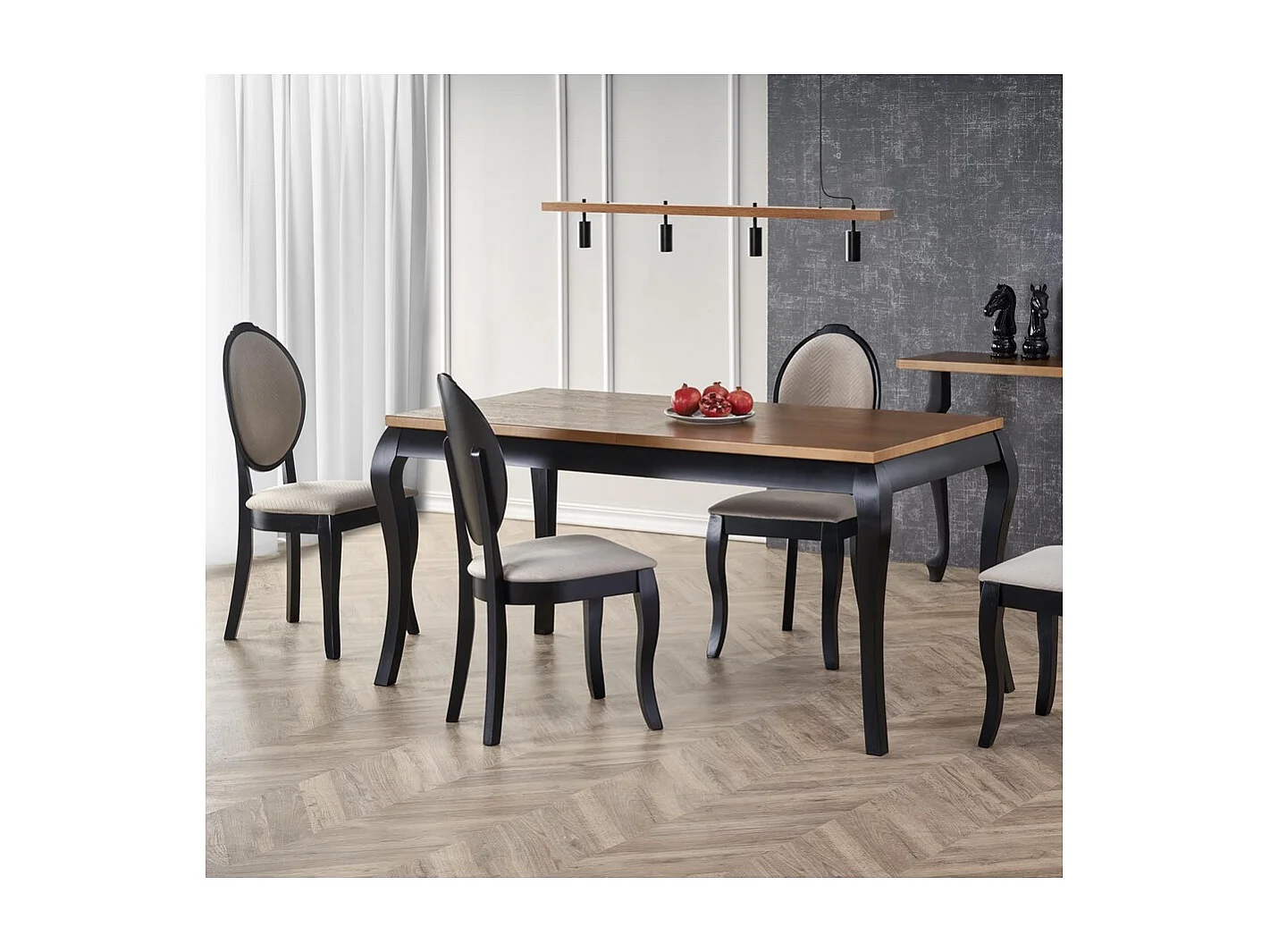 Chaise médaillon noire et beige en bois Louis