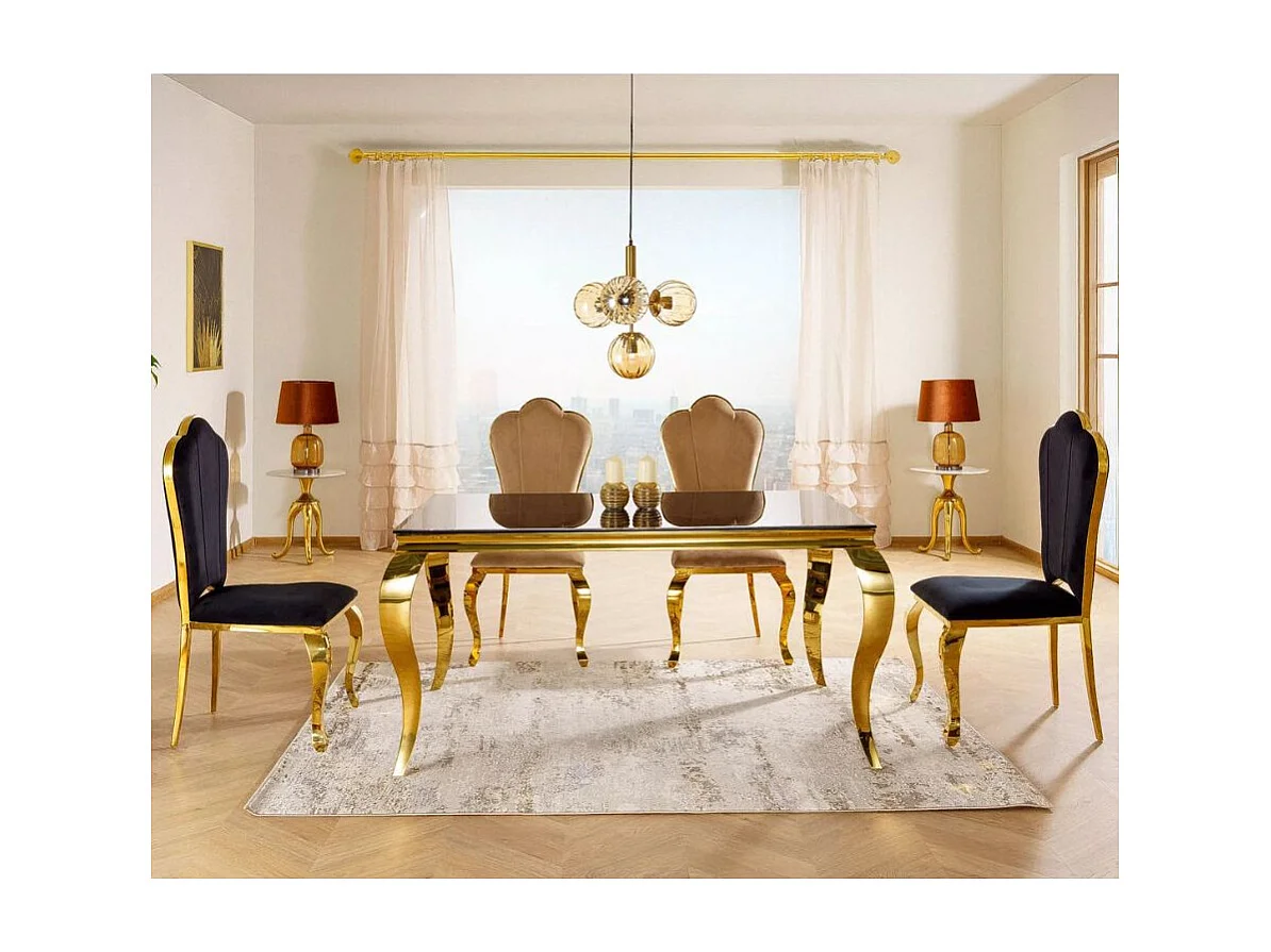 Chaise baroque en velours noir avec dossier haut et pieds métal doré Maiwenn