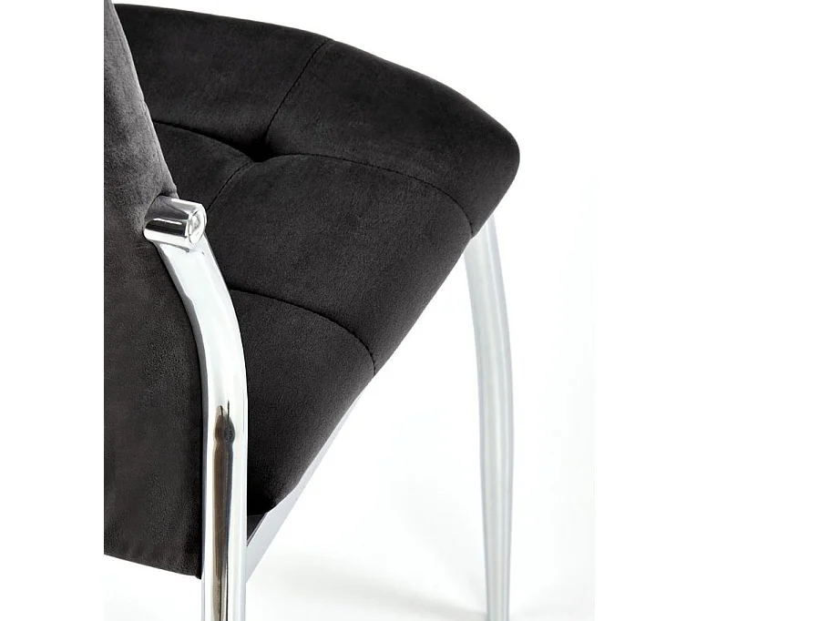 Sedia imbottita in velluto nero Elysium con gambe in metallo